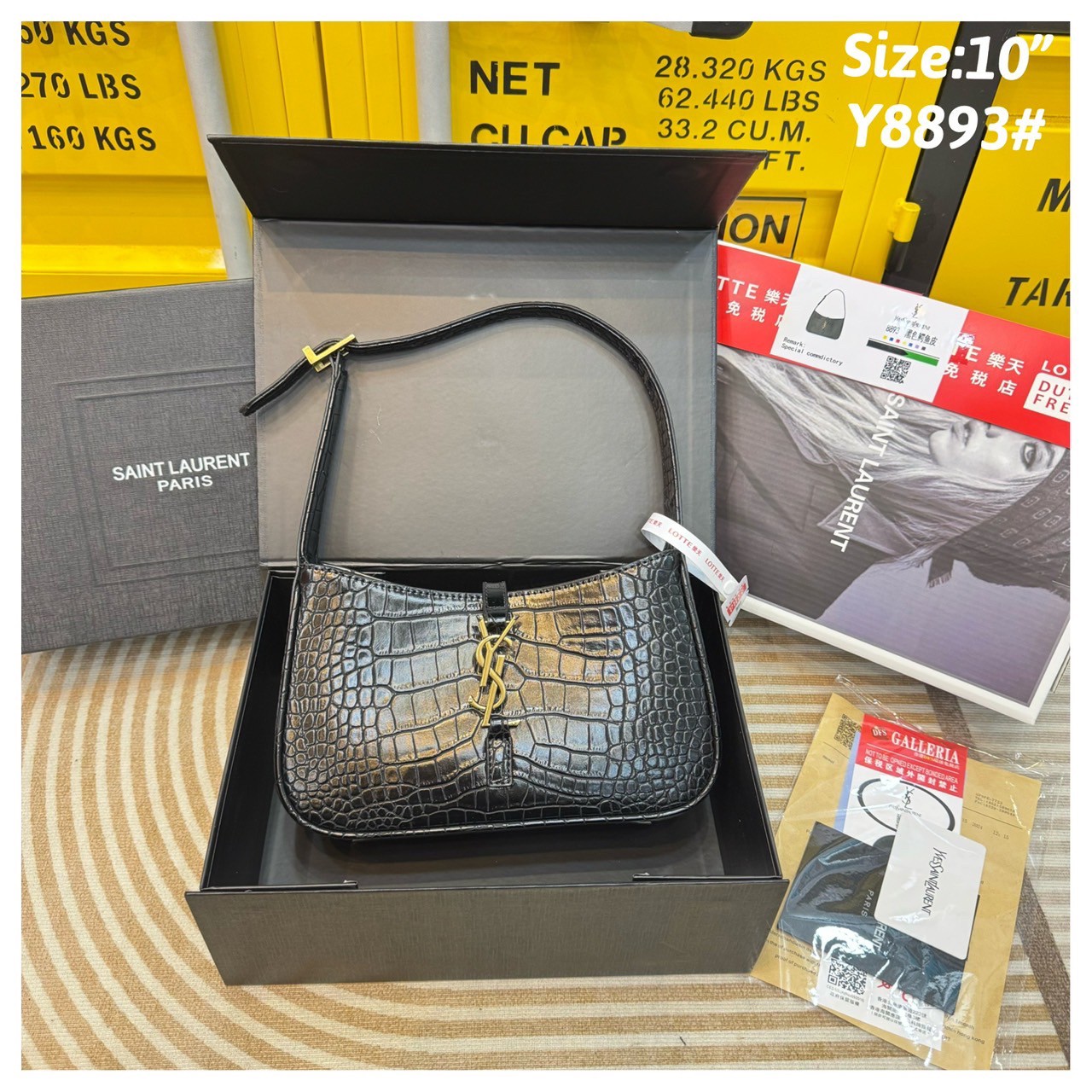 YSL le 5 à 7 in crocodile-embossed shiny leather / YSL croc hobo bag กระเป๋าสะพายไหล่ดีเทลหรู ฮอตไม่หยุด ฉ่ำสุดกับกระเป๋าสะพายไหล่ตัวแม่ คลาสสิค ดีเทลหรู สวยครบทุกมุมตอบโจทย์ทุกไลฟ์สไตล์ ใช้งานได้ง่ายและสะดวก *วัสดุหนังลายจระเข้ น้ำหนักเบา