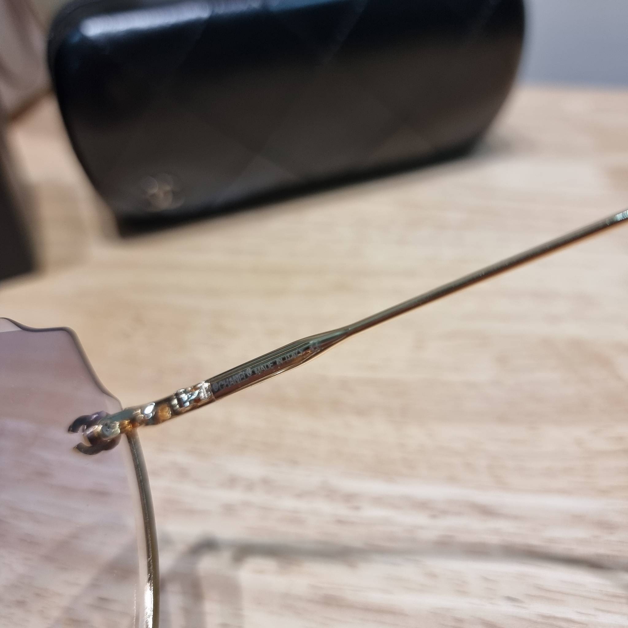 Chanel Sunglasses UV protection gift Box set สุดคุ้ม มาพร้อมอุปกรณ์ครบเซ็ท ดีไซน์ชิคมากแม่!! รับรองไม่ซ้ำใคร ใส่เสริมโหงวเฮ้ง ดูผู้ดี มีพกติดตัวไว้ไม่ตกเทรนด์ ใช้ได้ทุกโอกาส