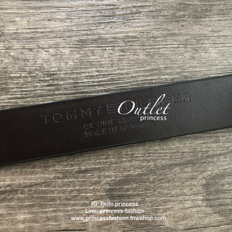 TOMMY HILFIGER Belt and Buckle Set เซตสุดคุ้ม!! เข็มขัด + หัวเข็มขัด 2 ชิ้น จะะมอบเป็นของขวัญหรือใช้เองก็แนะนำเลยค่าา อุปกรณ์ : มาพร้อมที่เจาะรูเข็มขัด + กล่องแบรนด์ + ถุงกระดาษแบรนด์