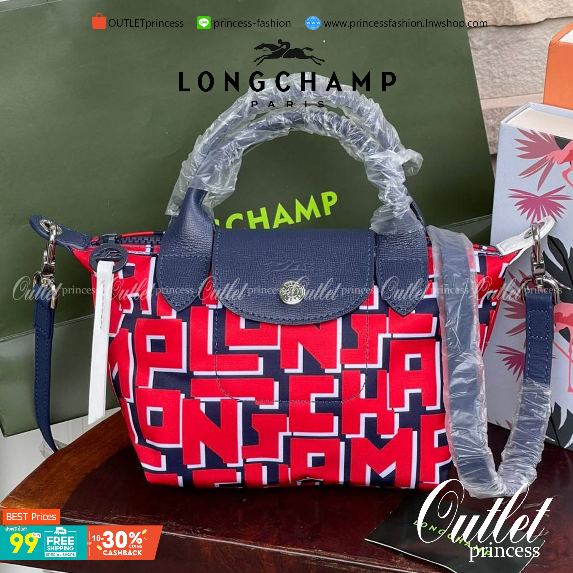 LONGCHAMP LE PLIAGE COLLECTION TOP HANDLE BAG XS พบกับคอลเลคชั่นใหม่ล่าสุด มีดีไซน์ที่เรียบหรูและคลาสสิก แฝงด้วยลูกเล่นแบบเฟมินีน แถมยังมีน้ำหนักเบาอย่างไม่น่าเชื่อ มาพร้อมกับหูจับกระเป๋าคู่และฝาปิดแบบกระดุม กระเป๋าถือใบนี้สามารถใช้ถือแบบทั่วไป มีสายสะพาย