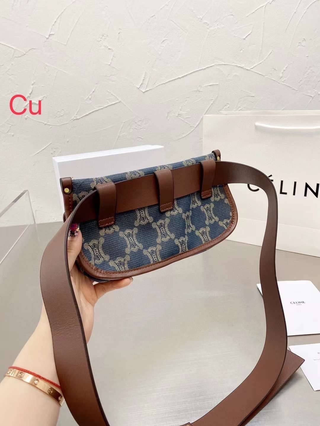 CELINE Macadam Denim Belt Bag / Celine Denim waist bag / Celine Denim Belt Bag กระเป๋าคาดอก/คาดเอวเซลีน งานผ้าแคนวาสเดนิมอย่างดี ใช้งานทน สายหนัง ภาพถ่ายจากงานขายจริง คุณภาพเทียบแท้ ใช้งานต่างประเทศได้