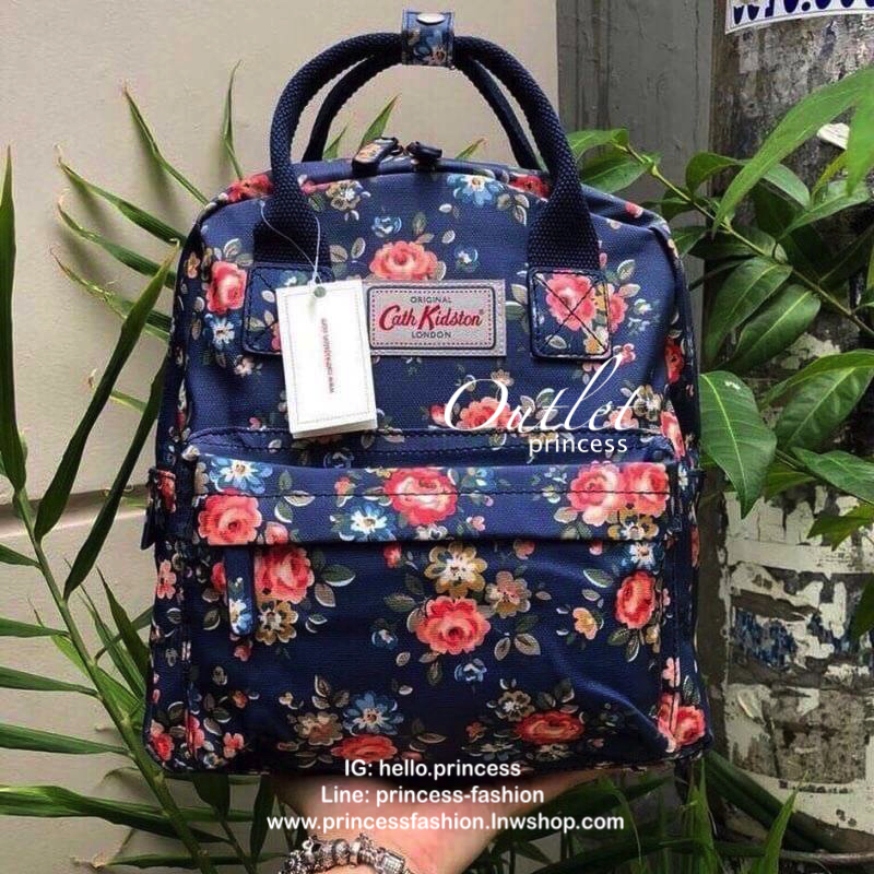 Cath Kidston Multi Strap Backpack กระเป๋าสะพายเป้รุ่นมินิ แบรนด์ดังสไตล์วินเทจสุดฮิต วัสดุ Canvas เคลือบกันน้ำสามารถเช็ดทำความสะอาดง่าย เปิดปิดกระเป๋าด้วยซิปสะดวกใช้ ด้านหน้าประดับโลโก้แบรนด์สวยโดดเด่น พร้อมช่องซิปด้านหน้ากระเป๋าอีกหนึ่งช่องใช้งาน ด้านในโ
