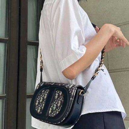 CD SIGNATURE BAG WITH STRAP กระเป๋าสะพายซิกเนเจอร์ ไอเท็มมาแรง ที่สวยแซ่บไม่มีไม่ได้เลย เกรดออริ 1:1