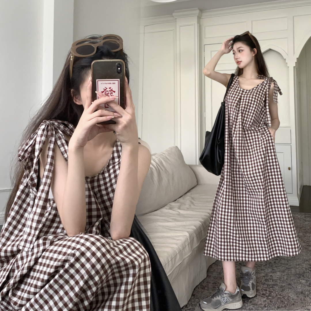 พร้อมส่ง 🍪 Feeling warm dress เดรสสายเดี่ยวลายสก็อตสีน้ำตาล (IN38545)
