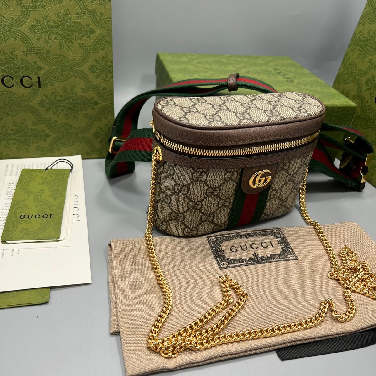 GUCCI Ophidia belt bag with Web เกรดออริจินอล กระเป๋าคาดเอว และสะพายข้างด้วยสายโซ่ได้ งานหนังแท้และแคนวาสอย่างดี รุ่นใหม่ล่าสุด ใช้ได้ทั้งชายหญิง เป็นรุ่นที่มาเท่าไรก็ไม่เคยพอขาย ฮอตมากๆค่ะ ภาพถ่ายจากงานขายจริง ใช้งานต่างประเทศได้