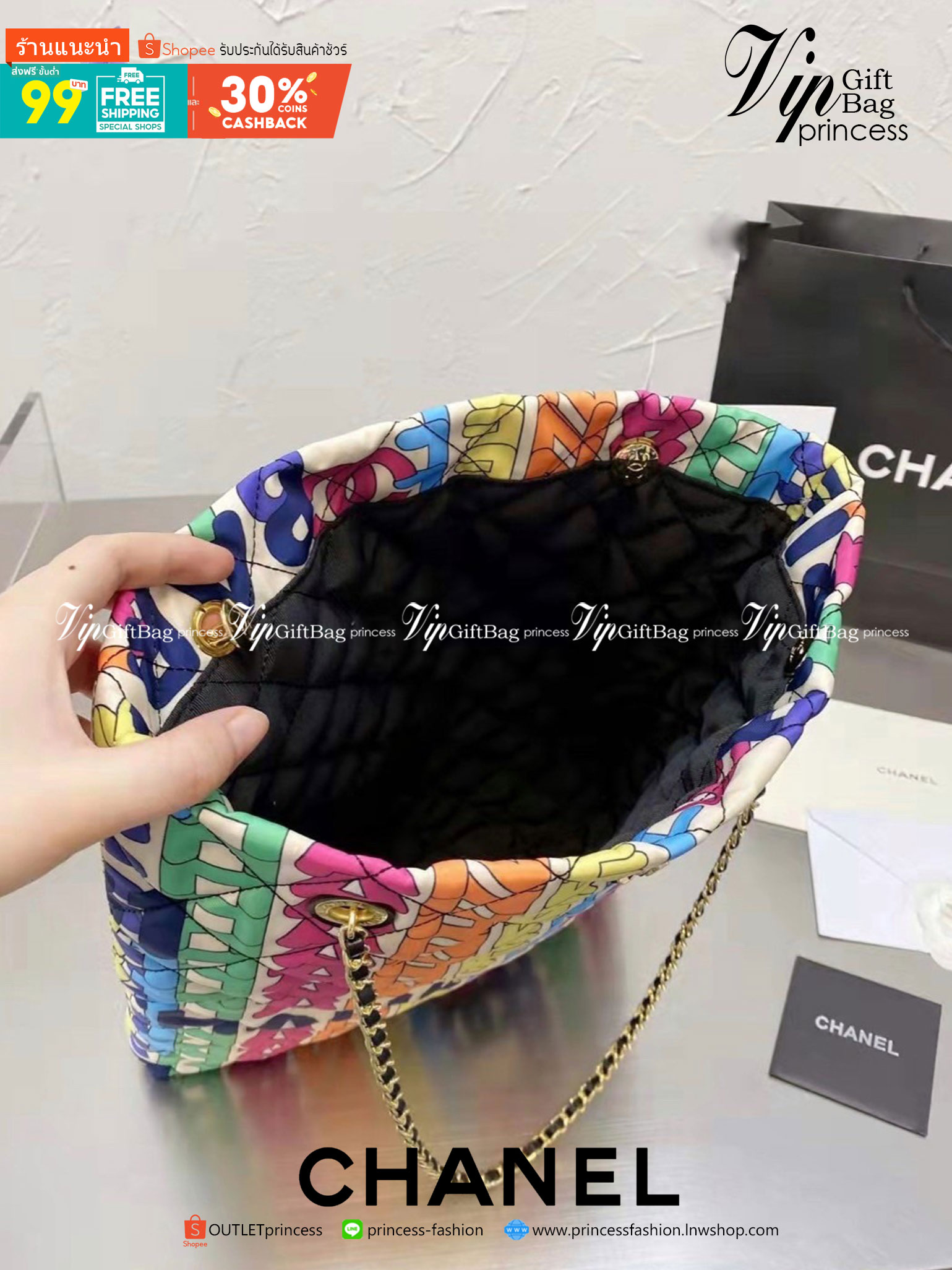 VIP 】CHANEL Large Shopping Bag กระเป๋าสะพายทรงชอปปิ้งสวยทุกมุมมอง รุ่นเข้าใหม่ พิมพ์ลายแน่นมากกก ต้อนรับปีใหม่ ด้วยโทนสีสดใส ใบใหญ่กำลังดี จุของได้เยอะใส่เอกสารA4 หนังสือของใช้ได้ ตอบโจทย์จริงๆค่ะ! Rare items เด็ดๆแบบนี้ควรค่าเเก่การสะสมสาวก Chanel GWP ห้