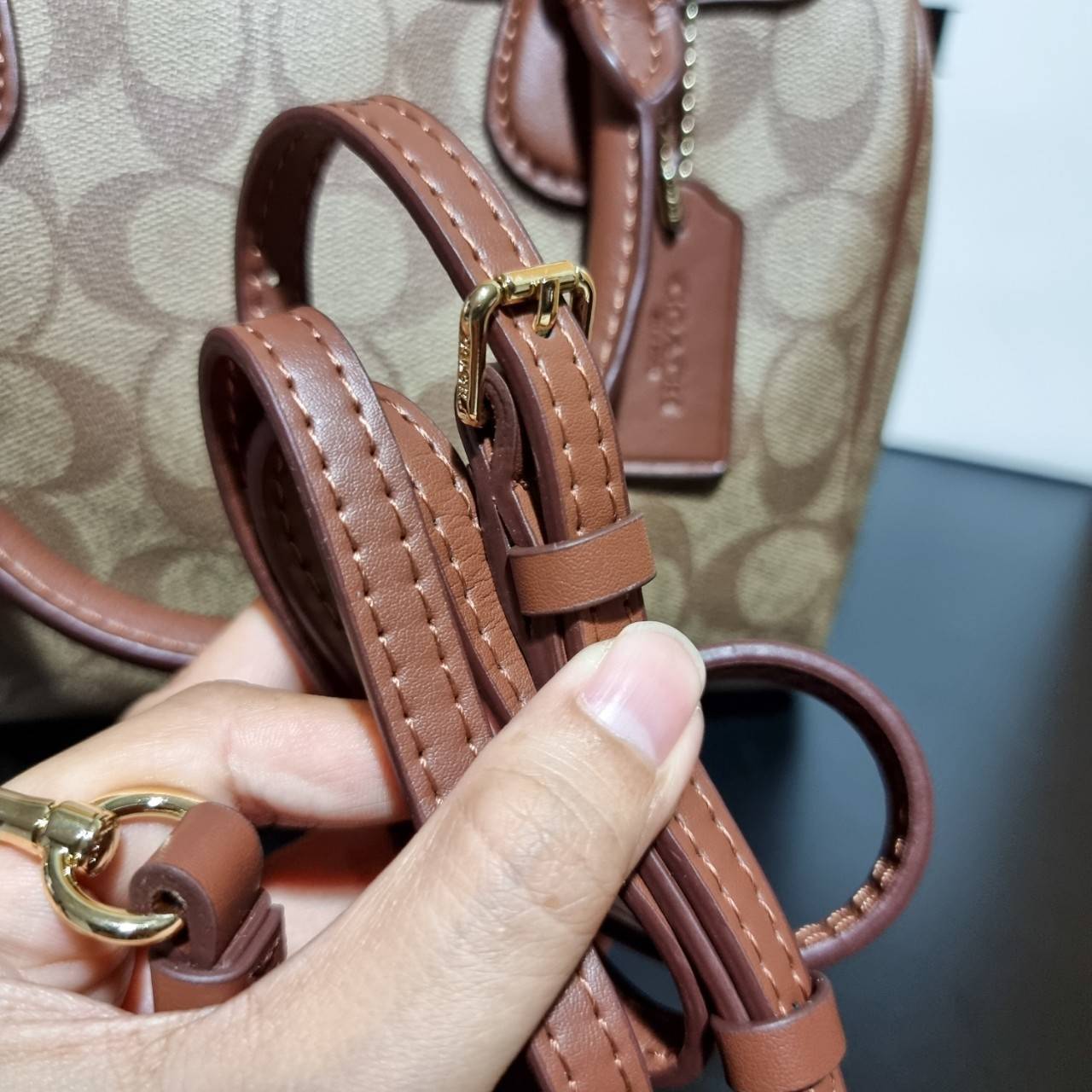 OUTLET ของแท้ 💯% 】COACH F32203 MINI BENNETT SATCHEL IN SIGNATURE CANVAS กลับมาอีกครั้ง!! กับกระเป๋าทรงหมอนยอดฮิต 🥳 มีกี่สีก็ขายหมด วัสดุหนังแคนวาสเคลือบลาย ทรงสวยใช้งานได้ทุกโอกาส