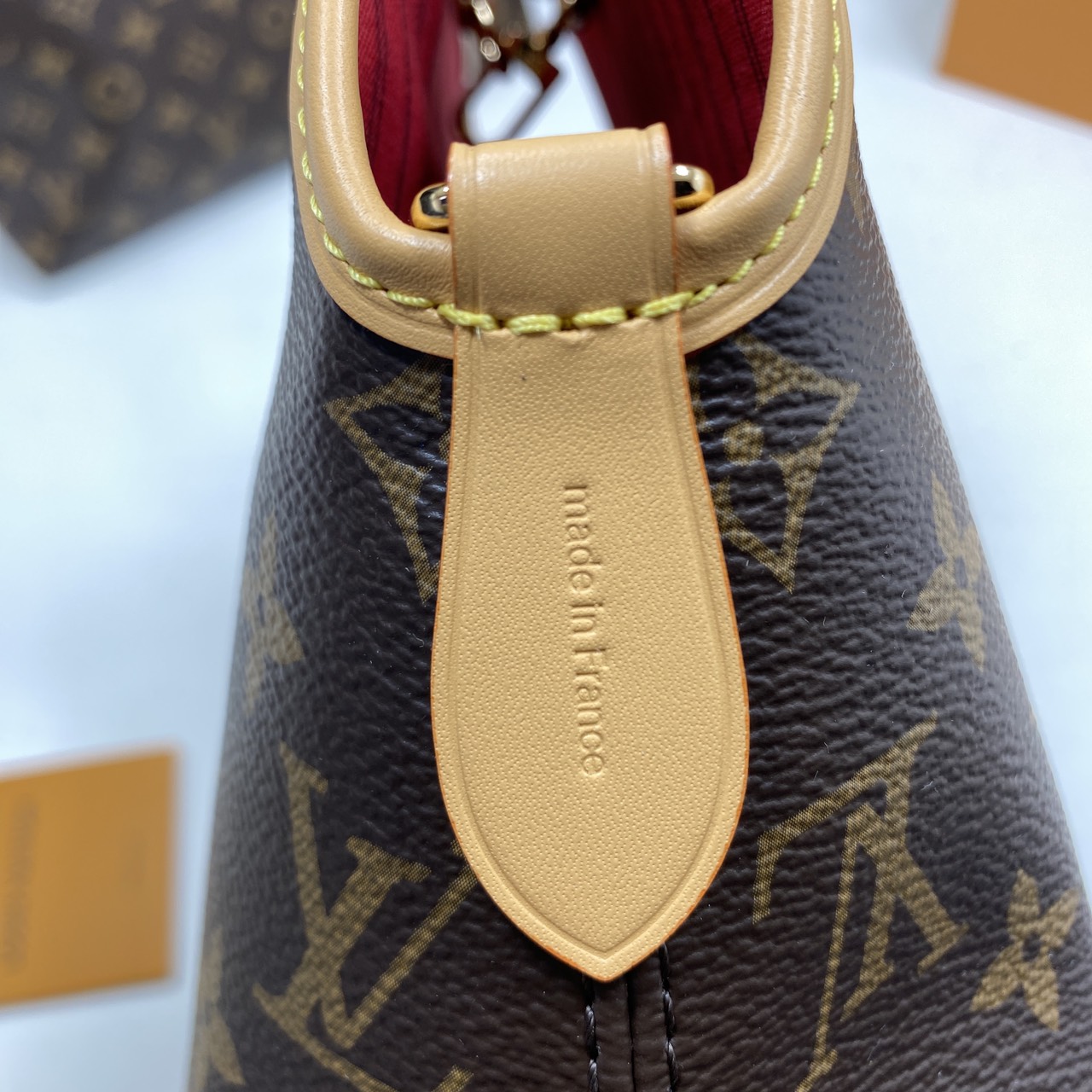 TOP ORI หนังแท้ | LV Ever More PM Monogram canvas กระเป๋าสะพายดีไซน์วินเทจ หูจับในตัว สวยหรู คลาสสิคตลอดกาล