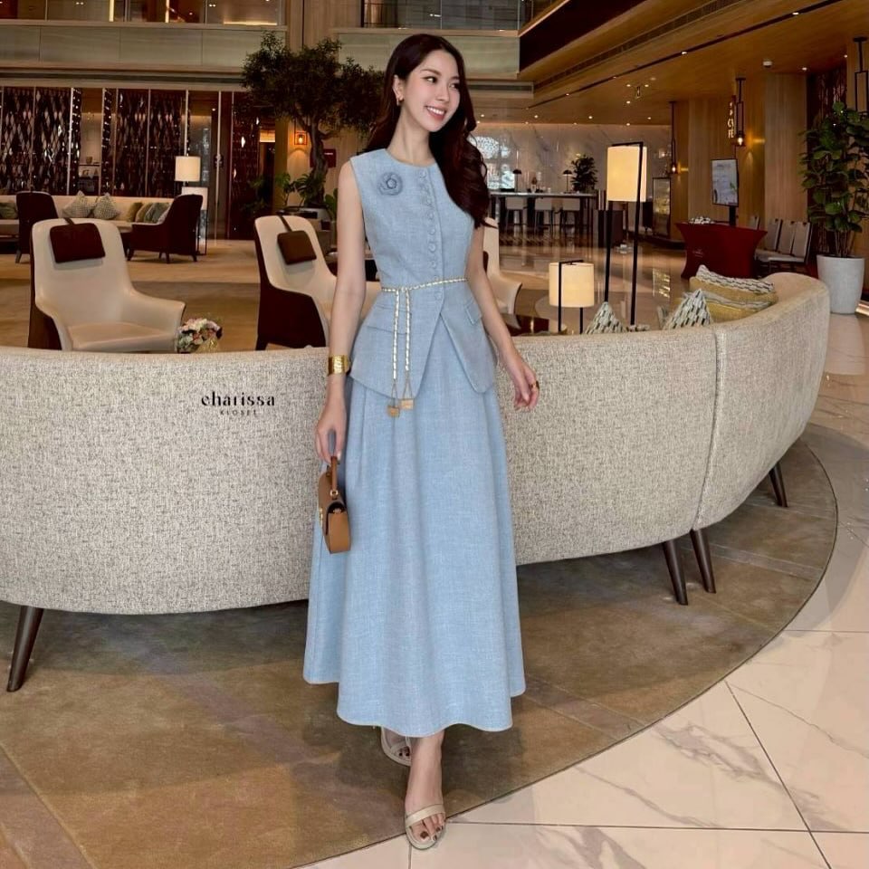 เช่าชุดเที่ยว by Princess 💕CHARISSA KLOSET ชุดเซ็ทเสื้อแขนกุดทรงเข้ารูปแต่งกระดุมปั้มจริง ตกแต่งกระเป๋าเสื้อให้ดูโดดเด่น