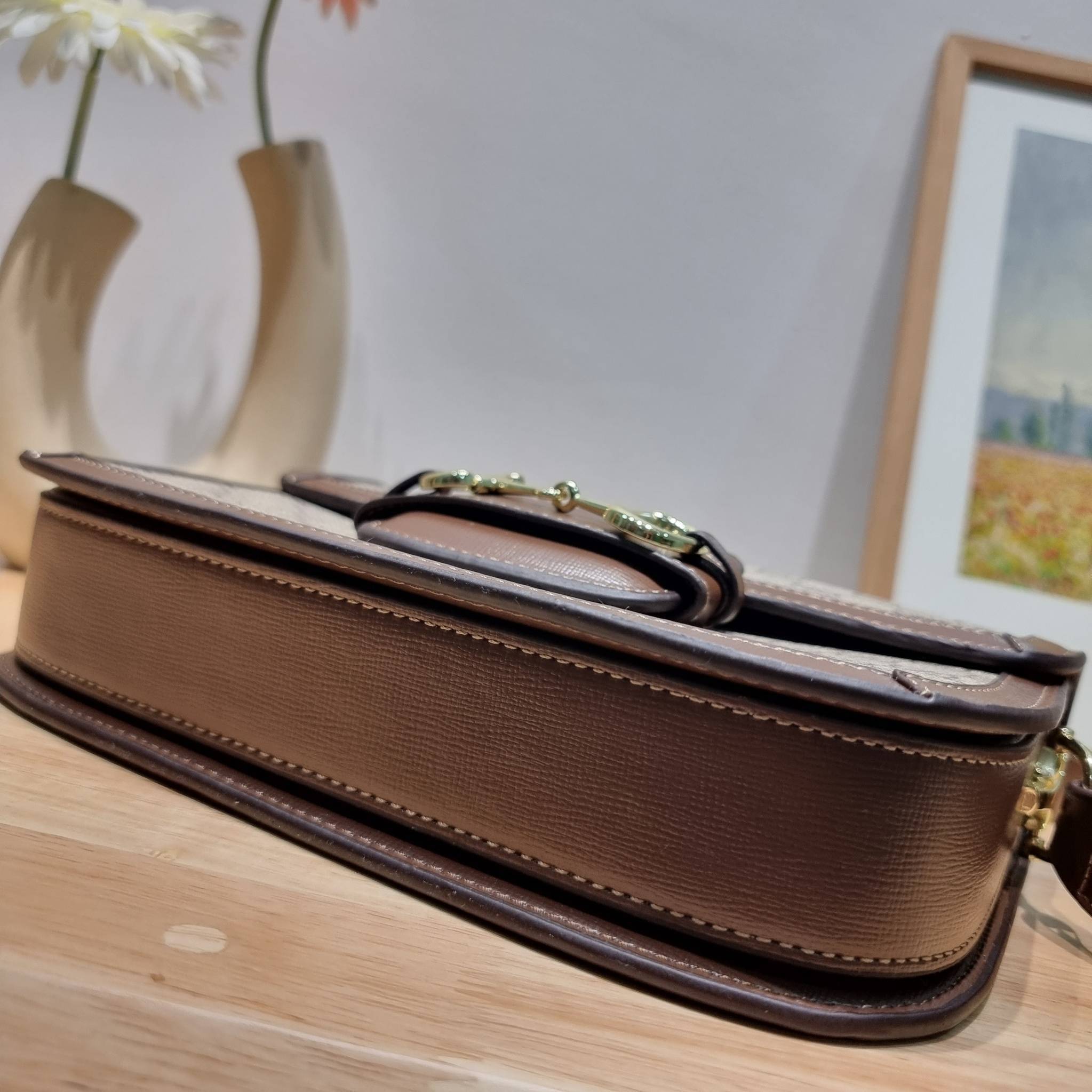 Gucci horsebit 1955 shoulder bag / GUCCI BAG พร้อมส่ง 5 สี กระเป๋าสะพายไหล่/สะพายข้างทรงคลาสสิค สวยผู้ดี ดารา เซเลปใช้กันเพียบ สวยอยู่ทรง มากี่รอบก็ไม่เคยพอ!! รุ่นเด็ดสุด!! ฮ็อตสุด!! ให้สิบว้าวไปเลย