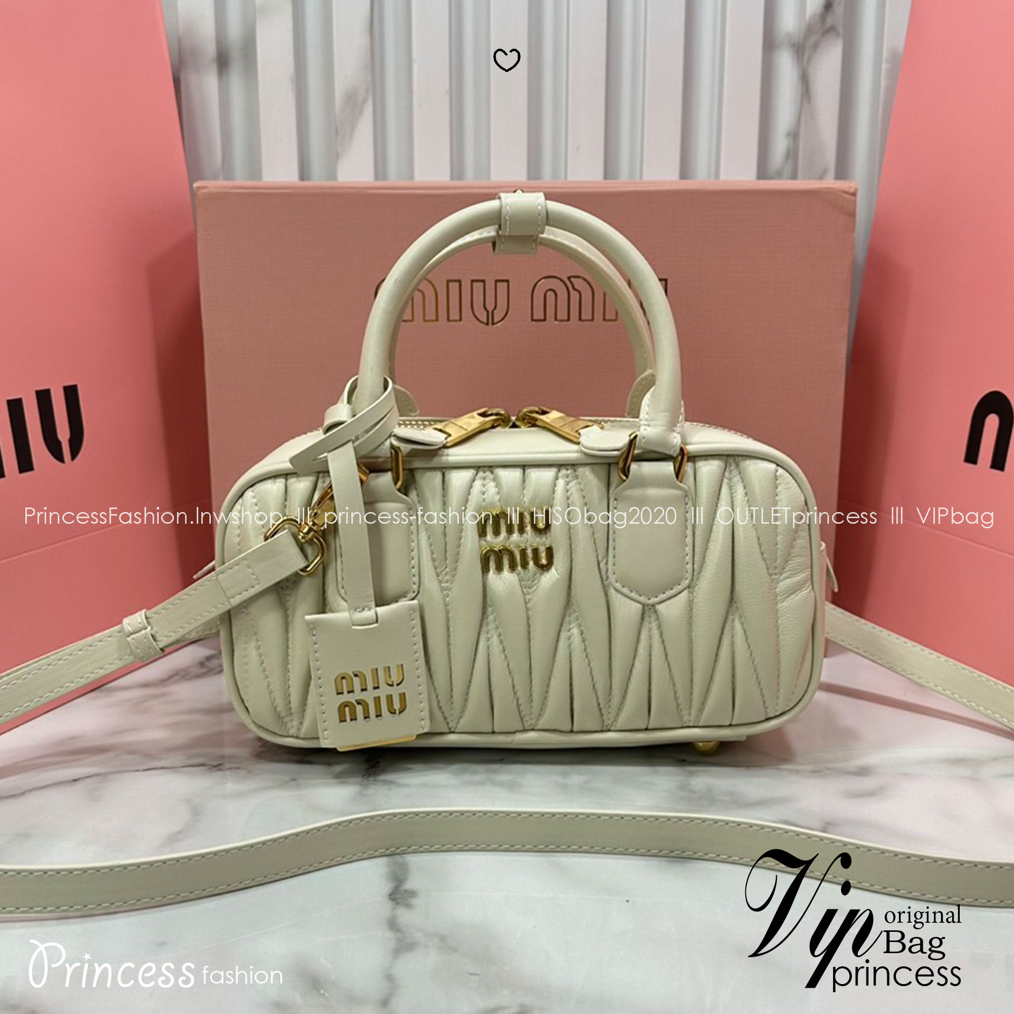 ORI หนังแท้ | MIU MIU Arcadie matelassé nappa leather bag Small 22cm กระเป๋าสะพายทรงโฮโบลุคลูกคุณหรูหราด้วยดีไซน์จับจีบนูนลวดลายสามมิติซับซ้อนเป็นเอกลักษณ์ น่ารักๆเก๋ๆ สวยดูแพง หูจับในตัวง่ายและสะดวกพกพา