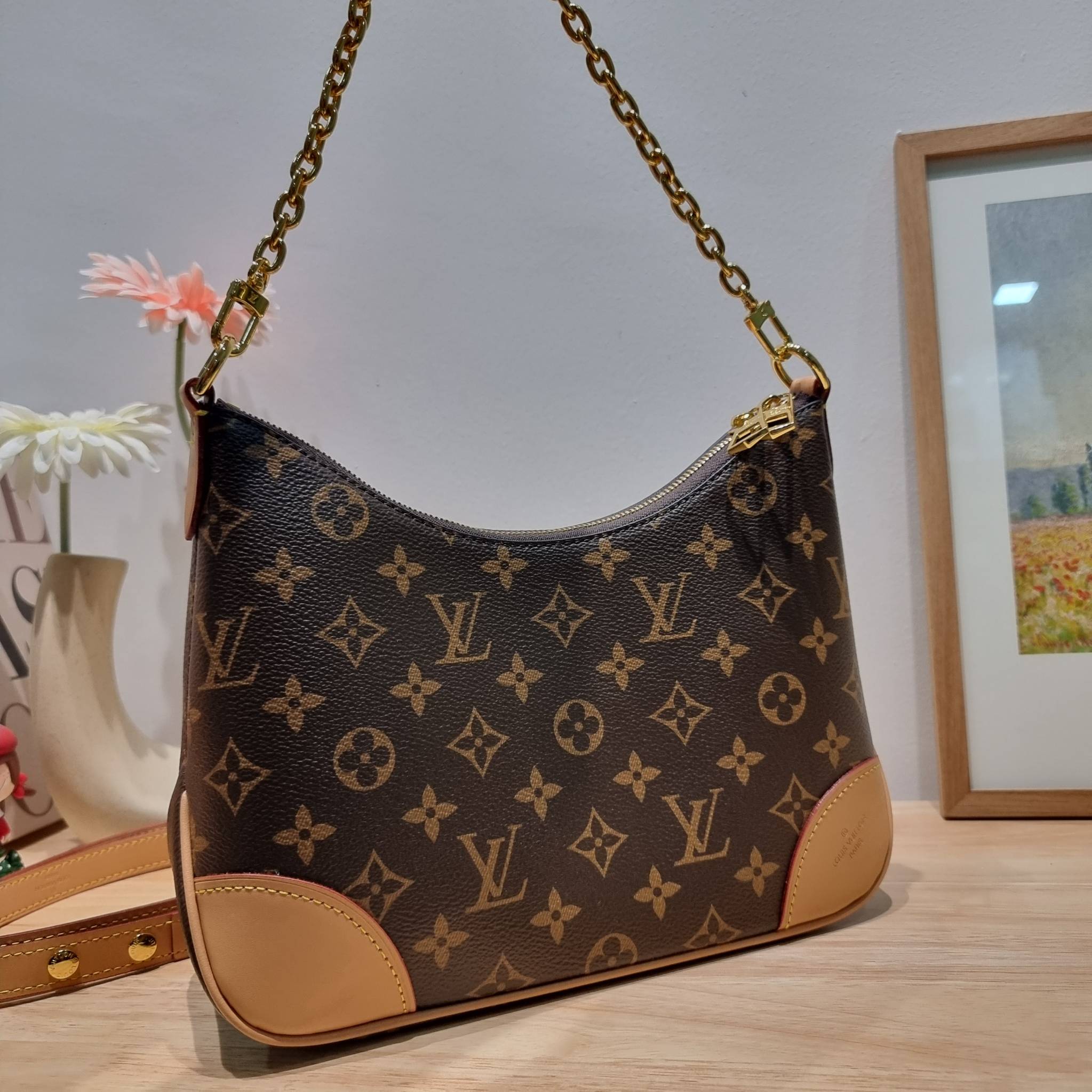 LV boulogne monogram bag กระเป๋าสะพาย ดีไซน์คลาสสิครุ่นสุดปัง ขนาดกำลังดี ใช้งานได้สะดวกคล่องตัว วัสดุหนังแคนวาสทนทาน