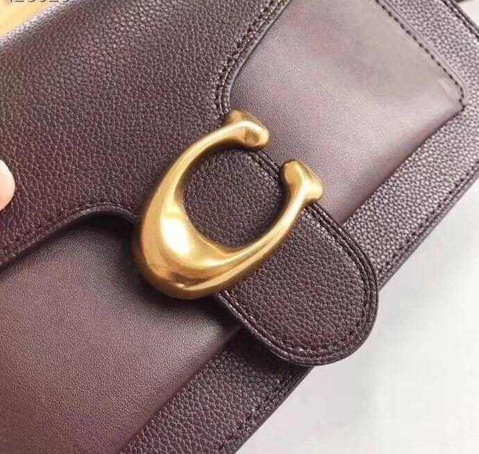 ของแท้ 💯% COACH Coach tabby convenience shoulder bag crossbody Product Details Polished pebble leather Inside zip BROWN