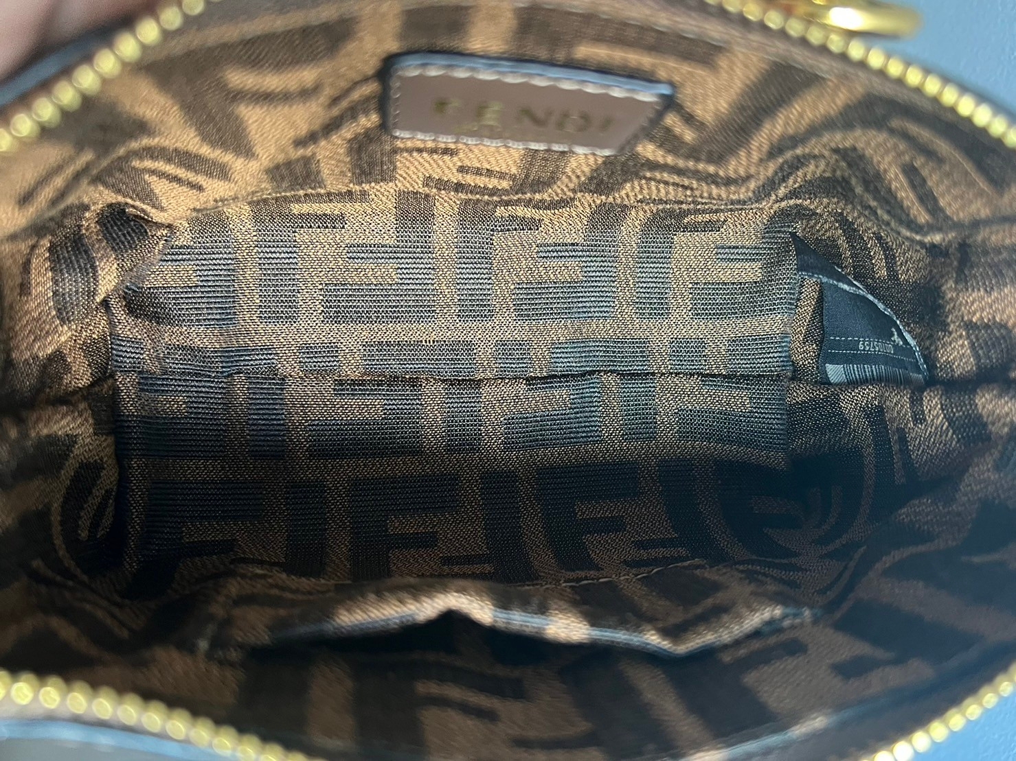 FENDI By The Way Mini Small brown FF fabric Boston bag / FENDI Bag พร้อมส่ง กระเป๋าสะพายใบเล็ก ผลิตจากผ้าแจ็คการ์ดลาย FF เป็นเอกลักษณ์ **สินค้าเกรดออริจินอล 1:1 สลับแท้