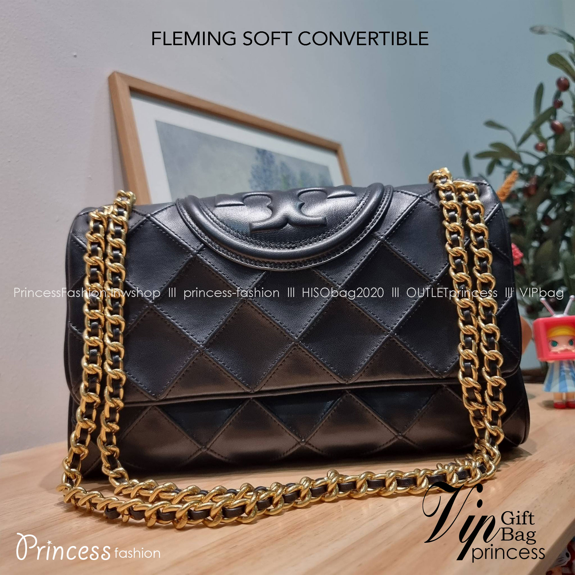 TORY BURCH FLEMING SOFT CONVERTIBLE SHOULDER BAG รุ่นหายาก กับดีไซน์ใหม่ล่าสุด มาพร้อมเสิร์ฟความสวยถึงบ้านไปเลย กับกระเป๋าสะพายไหล่ขนาดกำลังสวย หนังแท้นิ่มเต็มใบ สัมผัสสบายมือ