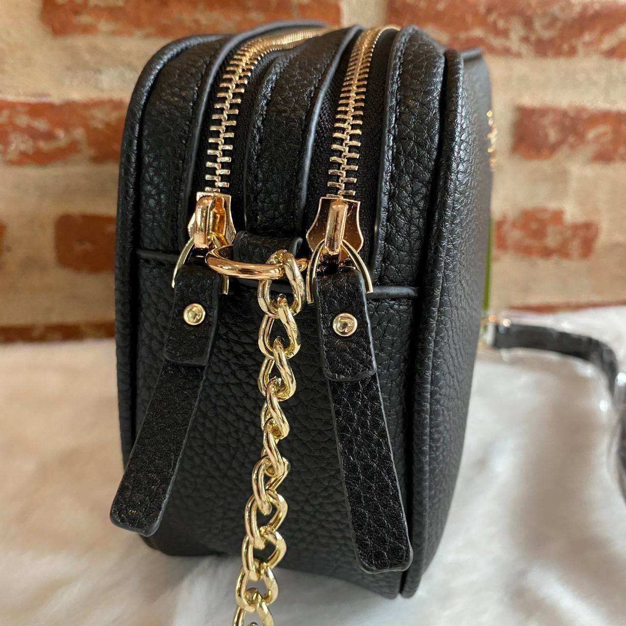 ของแท้ Kate Spade New York Mini Leather Shoulder Bag กระเป๋าสะพายขนาดมินิหนังสวยหรูอยู่ทรงด้านหน้าประดับโลโก้สีทอง