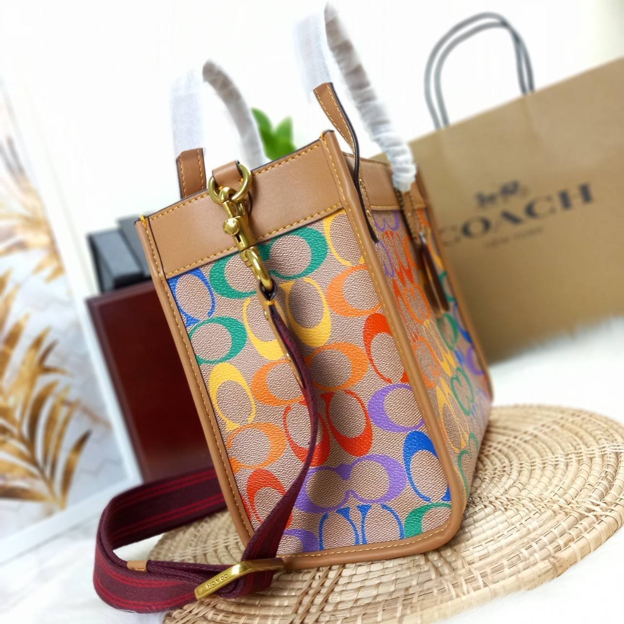 OUTLET 】COACH FIELD TOTE 22 IN RAINBOW SIGNATURE CANVAS OUTLET 】COACH FIELD TOTE 22 IN RAINBOW SIGNATURE CANVAS