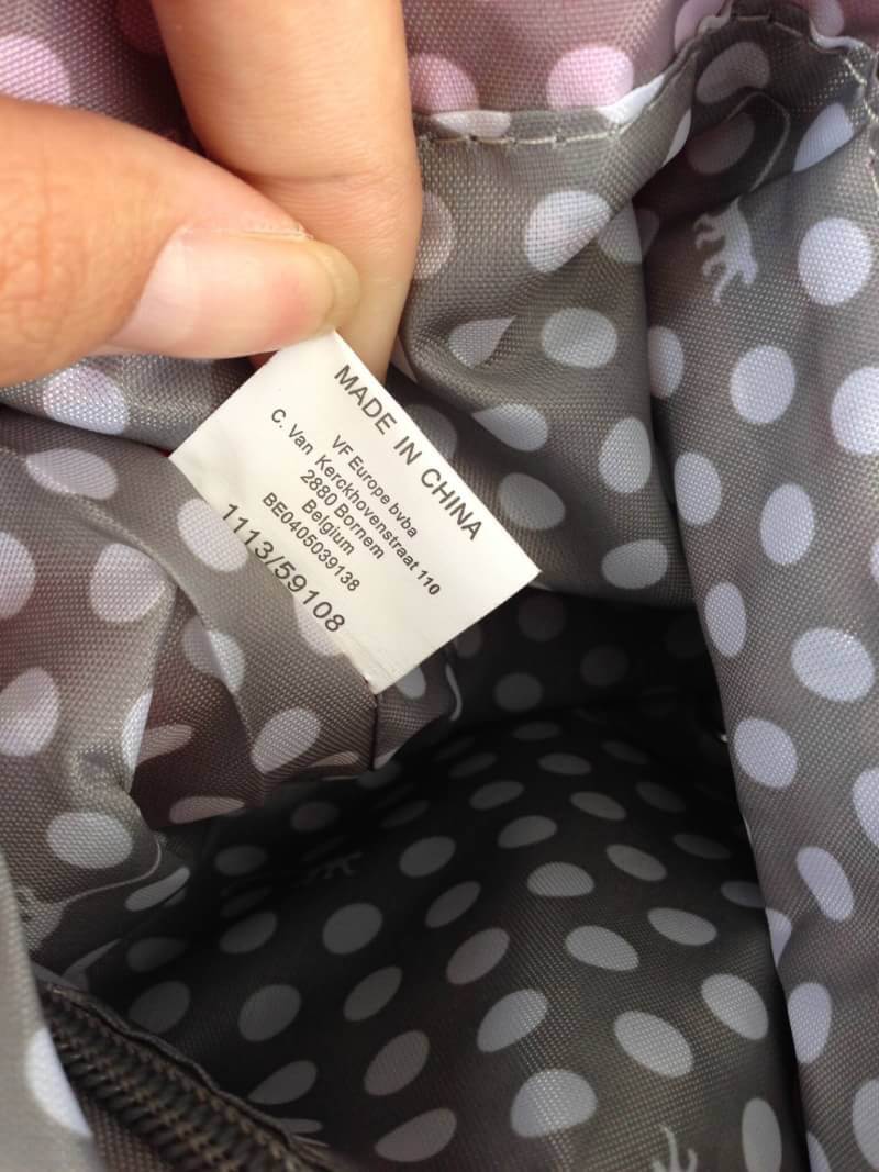 Kipling รุ่น Cicele กระเป๋าสะพายไหล่ใบใหญ่ สวยน่ารัก ตัวกระเป๋าด้านในเป็นช่องโล่งแบบปิดเปิดด้วยซิป มีช่องซิปด้านใน ด้านข้างกระเป๋า มี 2 ช่อง ปิดเปิด ด้วยเทป พร้อมที่ใส่โทรศัพท์ ปากกา และ MP 3 ในส่วนด้านใน และ ด้านข้างกระเป๋า ซ้าย-ขวา เป็นช่องขนาดเล็กสำหรั