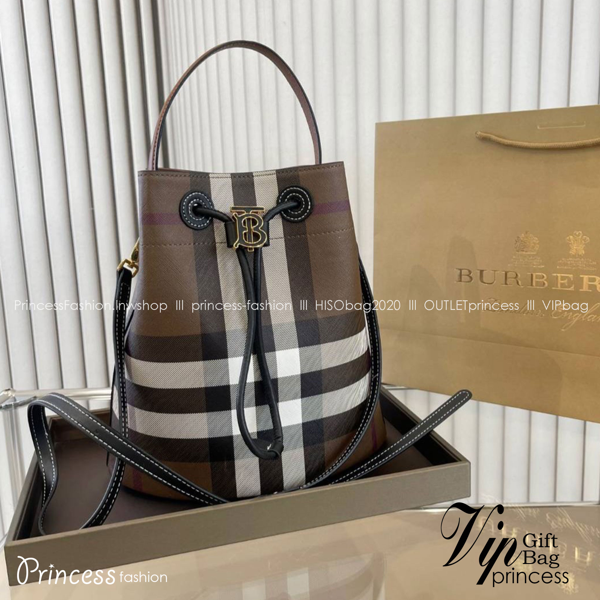 Burberry Brown Small TB Bucket Bag / BURBERRY MONOGRAM BUCKET BAG กระเป๋าถือ กระเป๋าสะพายครอสบอดี้ วัสดุหนังพิมลาย MONOGRAM โทนเข้ม