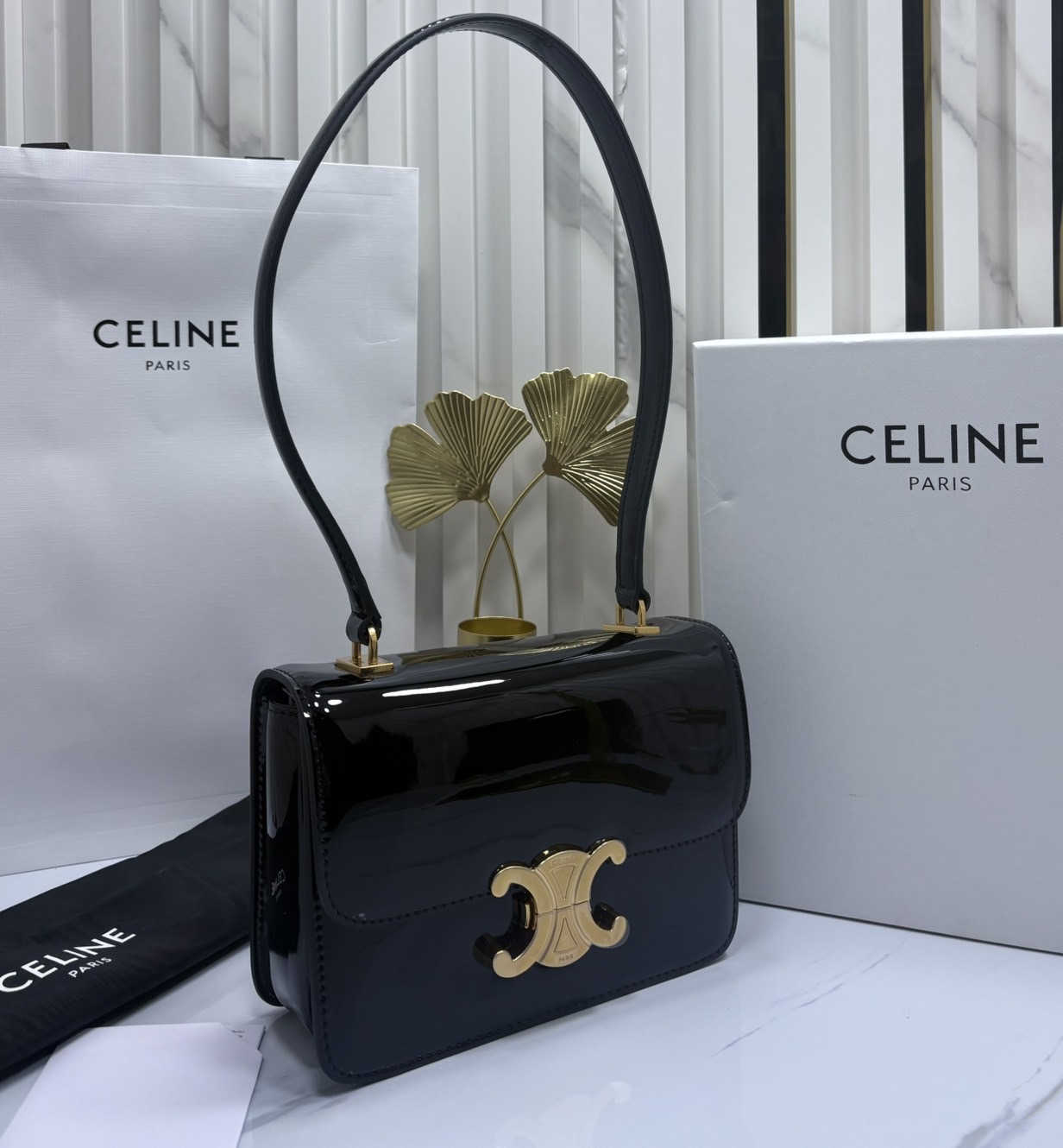 CELINE TEEN GARANCE bag in PATENT CALFSKIN กระเป๋าสะพายไหล่หนังแท้ รุ่นใหม่ล่าสุดหนังเงาสวยงามหรูหรา 🤍 เกรดออริจินอล สลับแท้ 1:1 ภาพถ่ายจากงานขายจริง ใช้งานต่างประเทศได้