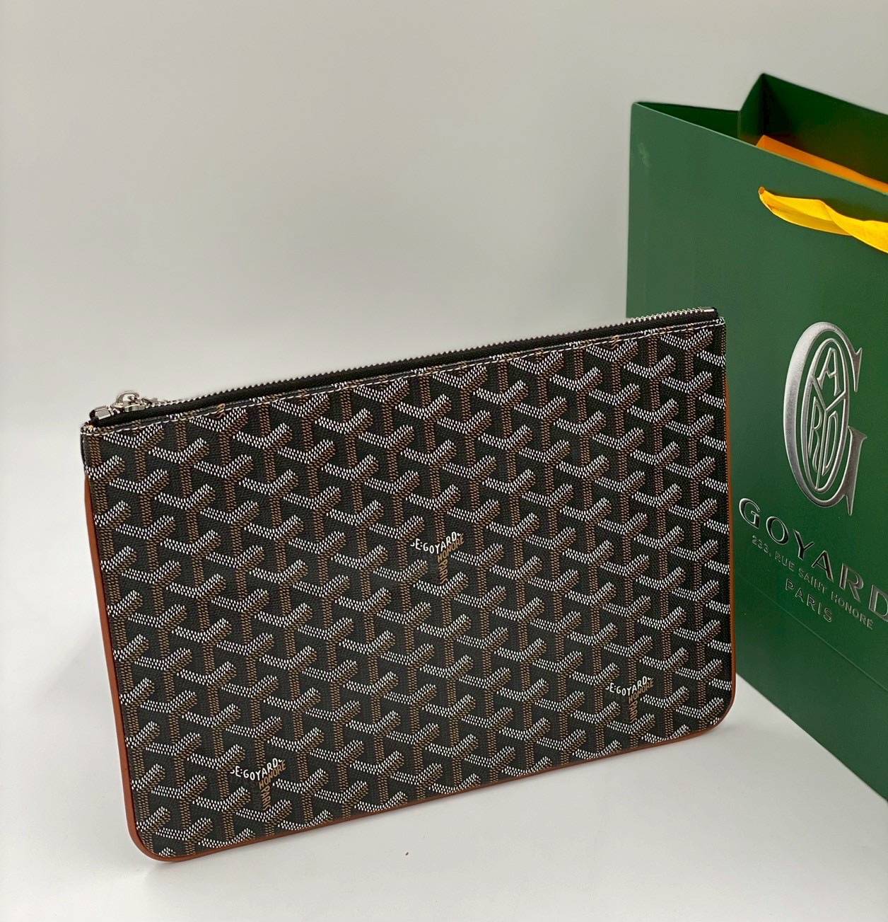 ORI หนังแท้ | GOYARD Senat MM Pouch / GOYARD Clutch Bag กระเป๋าทรงพอชคลัช ใช้เป็นกระเป๋าจัดระเบียบสำนักงานได้ เหมาะสำหรับใส่เอกสารขนาด A4, จัดระเบียบสิ่งของในกระเป๋า หรือใช้เป็นกระเป๋าคลัตช์สำหรับใช้ในชีวิตประจำวัน