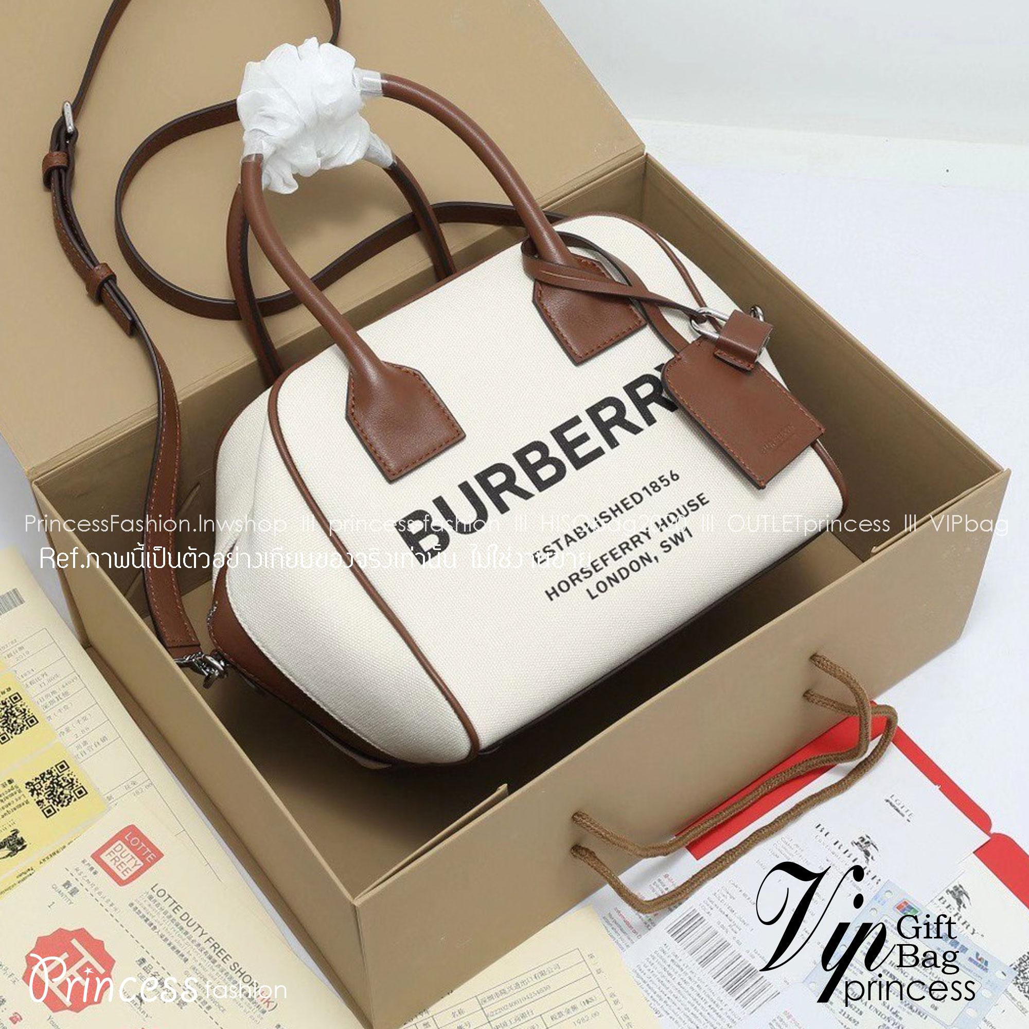Burberry cube bag in cotton canvas with logo / BURBERRY HORSEFERRY-PRINT CANVAS HALF-CUBE BAG กระเป๋าถือ ทรงโท้ทผ้าแคนวาสพิมพ์ลายแบรนด์มาพร้อมสายยาวสายหนังแบบถอดใช้งานได้ คอลเล็คชั่นกระเป๋าตระกูลหนังผสมผ้าแคนวาสจากแบรนด์