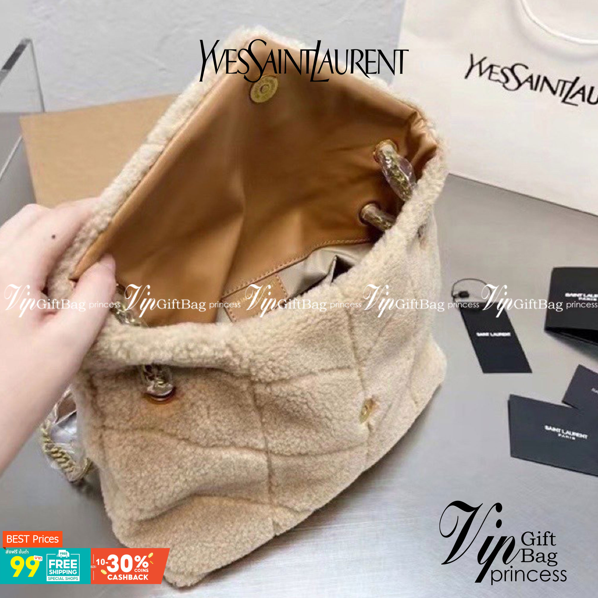 YSL Yves Saint Laurent Puffer Shearling Shoulder Bag กระเป๋าสะพายงานขนนุ่มๆ เปิดหน้า ติดโลโก้อะไหล่แบรนด์สีทองด้านหน้า งานดูดีมีระดับมากค่ะ ปั้มทุกจุด งานเป๊ะมากก สายสามารถดึงสั้นยาวได้ นุ๊มนุ่ม ละมุน น่ารักมากกค่าา