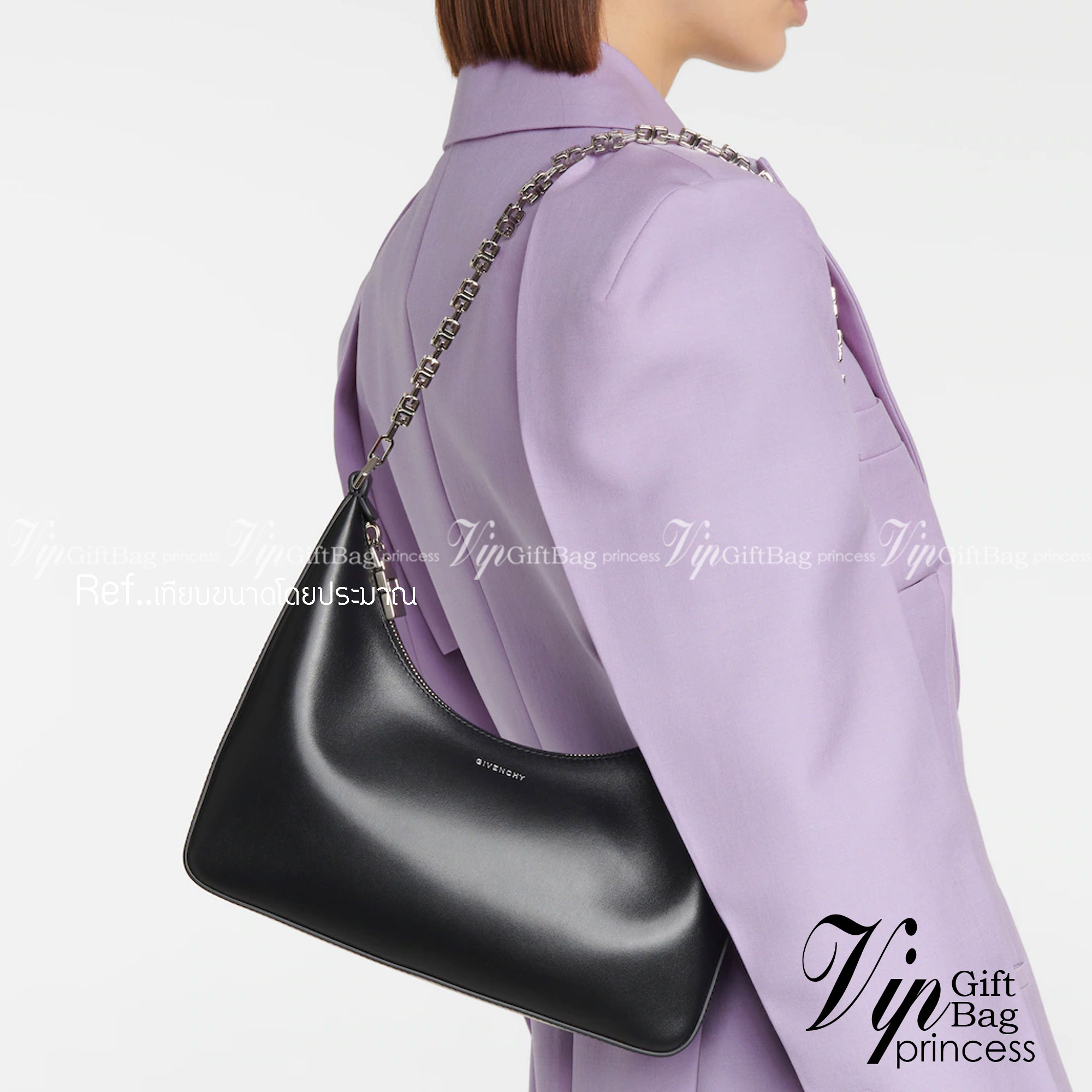 GIVENCHY SMALL MOON CUT OUT SHOULDER BAG 25cm พร้อมส่งที่ไทย กระเป๋าสะพายไหล่งานหนังเต็มใบ หน้าติดโลโก้แบรนด์มาพร้อมสายโซ่ งานสวยตามรูป อะไหล่เงิน สายสะพายปรับระดับได้ เกรดสวยหรู สาวๆ รีบจับจอง อย่าคิดนาน ราคานี้กับคุณภาพถือว่าคับแก้วมั๊กมากกกก