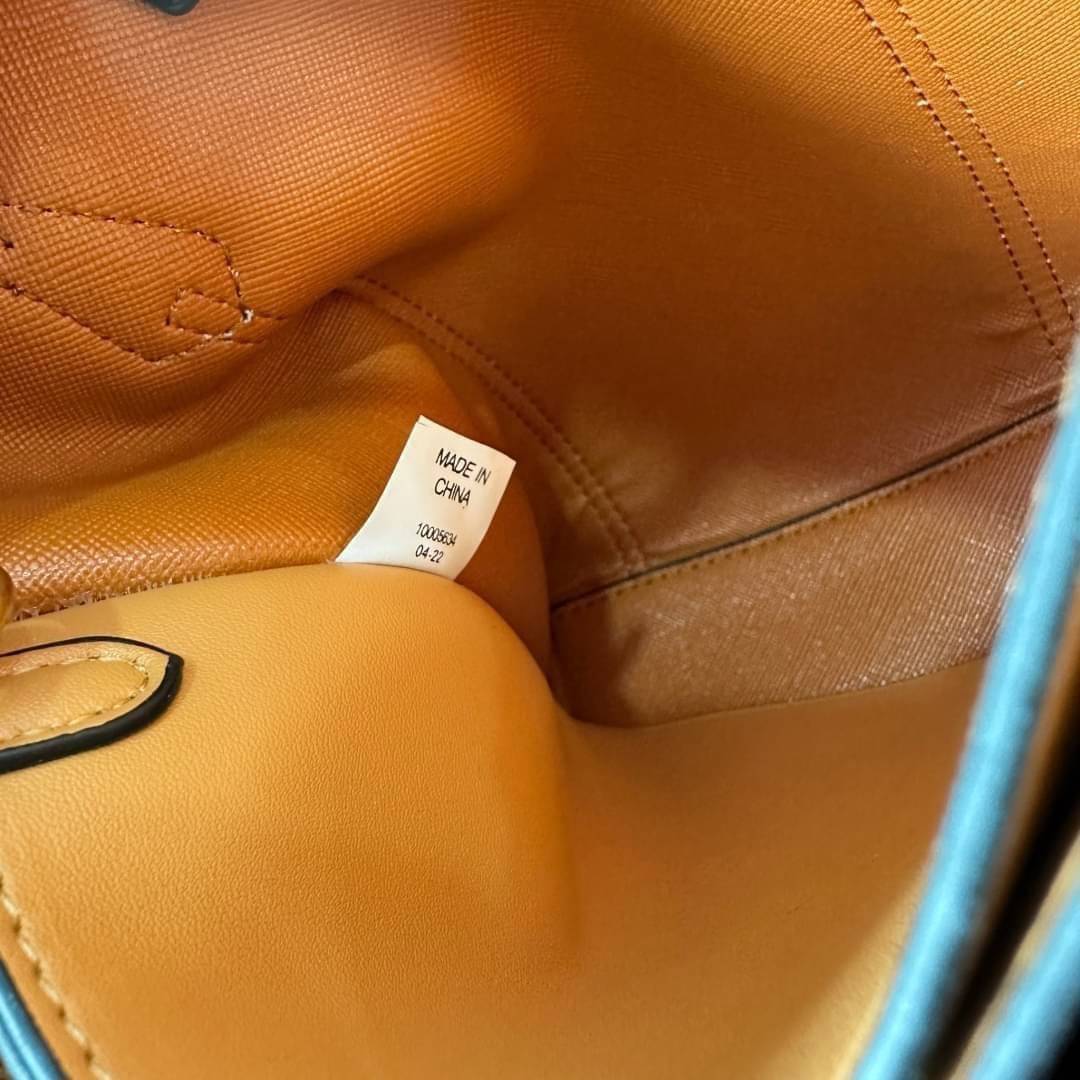 TORY BURCH MINI PERRY TOTE / TORY TOTE BAG / TORY BAG พร้อมส่ง 3 สี กระเป๋าแบบมินิมอลในรูปทรงใหม่ที่คล่องตัว ใส่มือถือได้ทุกรุ่น