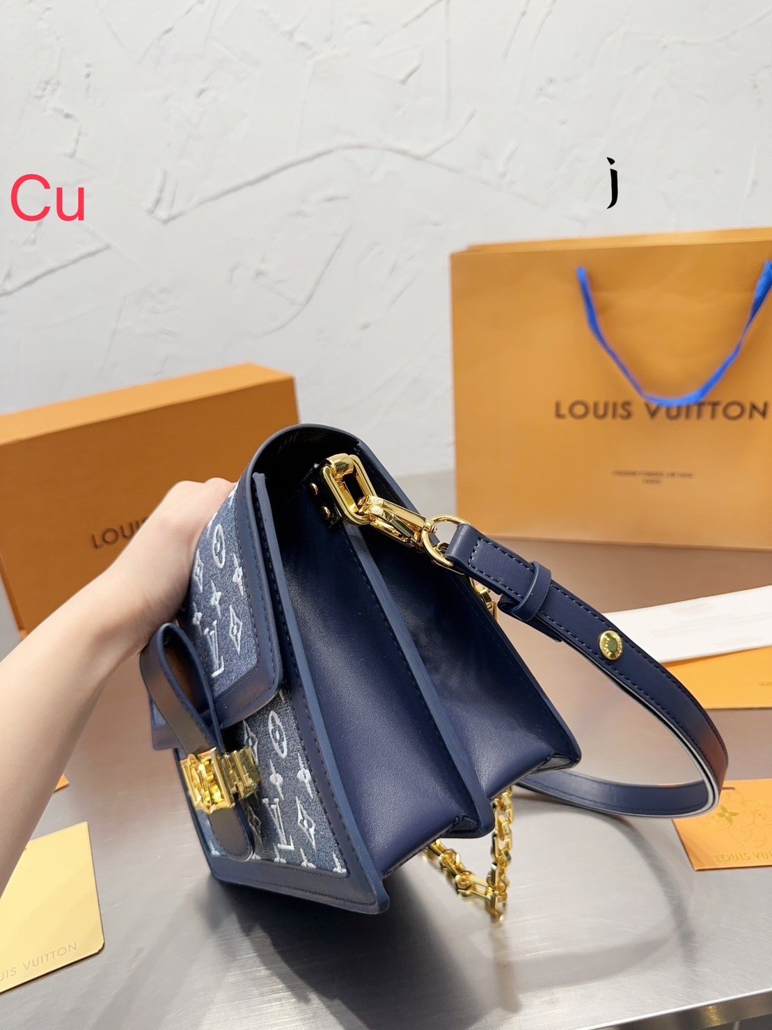 LV Dauphine Monogram Jacquard Denim 25cm งานเดนิม สวยเท่ห์มากๆ ไม่มองไม่เหลียวไม่ได้แล้ว!! สร้างดีเทลผู้ดี กระเป๋าสะพาย ดีไซน์เลิศ สวยปังในราคาโดนใจ แบบนี้ใครไหวไปก่อน ไม่ไหวก็ต้องสั่งได้เลยจ้า!!