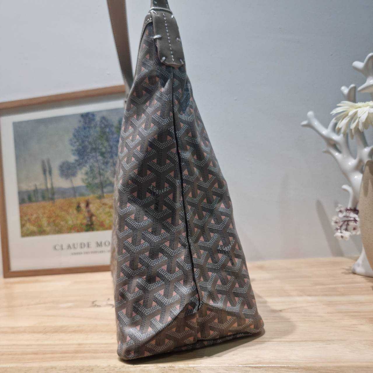 GOYARD BOHEME HOBO BAG กระเป๋าโฮโบใบใหญ่ พร้อมใบลูก มาในสีลิมิเต็ดรุ่นที่ตามหา สวยเด่นเป็นเอกลักษณ์ด้วยลวดลายตัว Y เต็มผืน