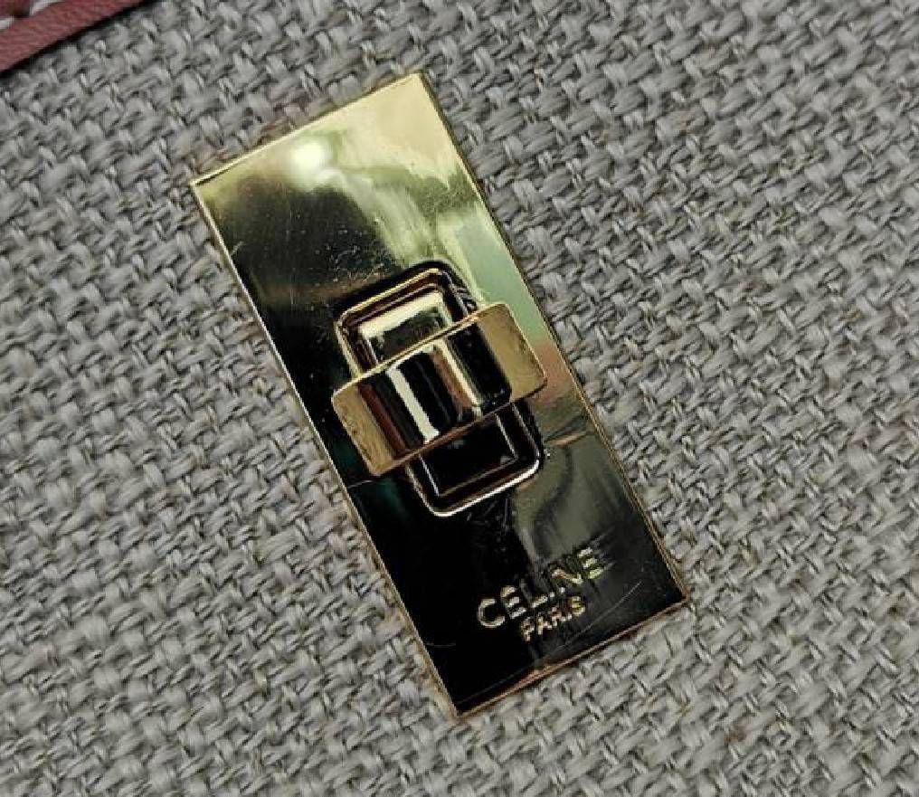 ซื้อ1ได้ถึง2!✴️CELINE TEXTILE BUCKET BAG VIP วัสดุ Textile Canvas & CalfSkin ดีไซน์ทรง Bucket ใบใหญ่กำลังดี มาพร้อม Clutch ใบเล็กเข้าชุด เนื้อหนาแข็งแรง น้ำห