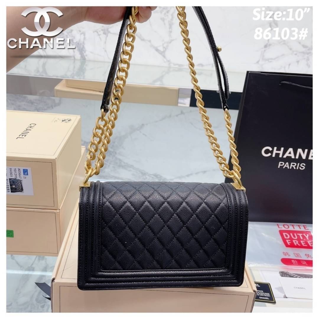 Chanel Boy 10" พร้อมส่งที่ไทย รุ่นสุดฮอต อะไหล่สีทองสุดหรู วัสดุหนังลายคาร์เวีย ทรงคลาสสิคที่สาวๆห้ามพลาด!! ในราคาสุดคุ้ม