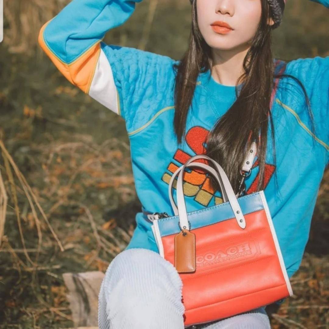 COACH CASUAL STYLE STREET STYLE 2WAY PLAIN LEATHER ELEGANT STYLE (C6958 C6852) 🌺 ที่สุด! ของที่สุด!! กระเป๋าถือ กระเป๋าสะพายรูปทรงสุดฮิต สุดคลาสสิค รุ่น UNISEX ที่ชิคๆ สบายๆ ได้ทั้งชายและหญิง// วัสดุหนังแท้ทั้งใบ ตัดเย็บด้วยหนังเนื้อนุ่มพิเศษ หนา 