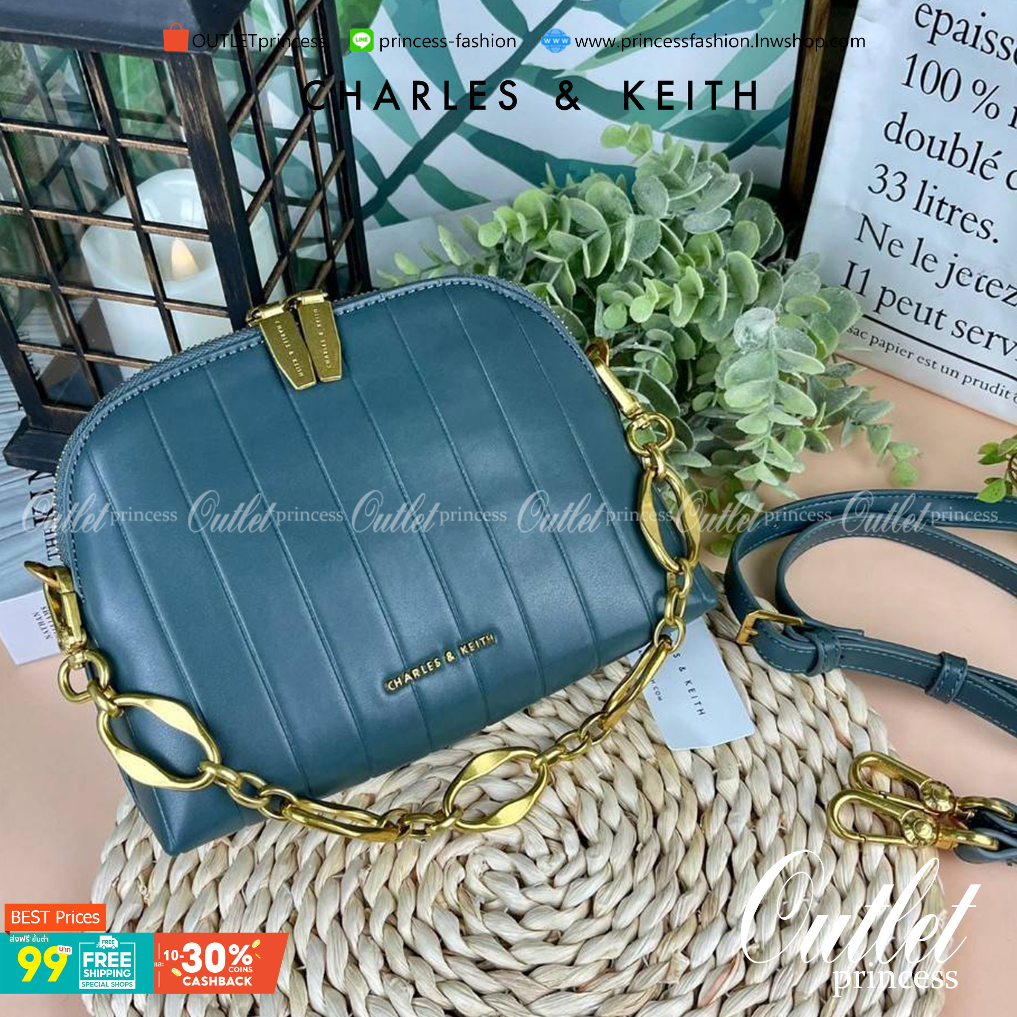 CHARLES & KEITH CHAIN HANDLE PANELLED CROSSBODY BAG กระเป๋าถือ/สะพายข้างทรงสวย วัสดุหนังเรียบแต่งดีไซน์ให้แปลกใหม่โดดเด่น โดยการปั๊มตัวกระเป๋า มีสายโซ่เพิ่มความสง่างามสามารถถือคล้องแขนหรือสะพายไหล่เก๋ๆได้ และยังมีสายสะพายยาวแบบหนังถอดและปรับสายได้อีก 1 เส