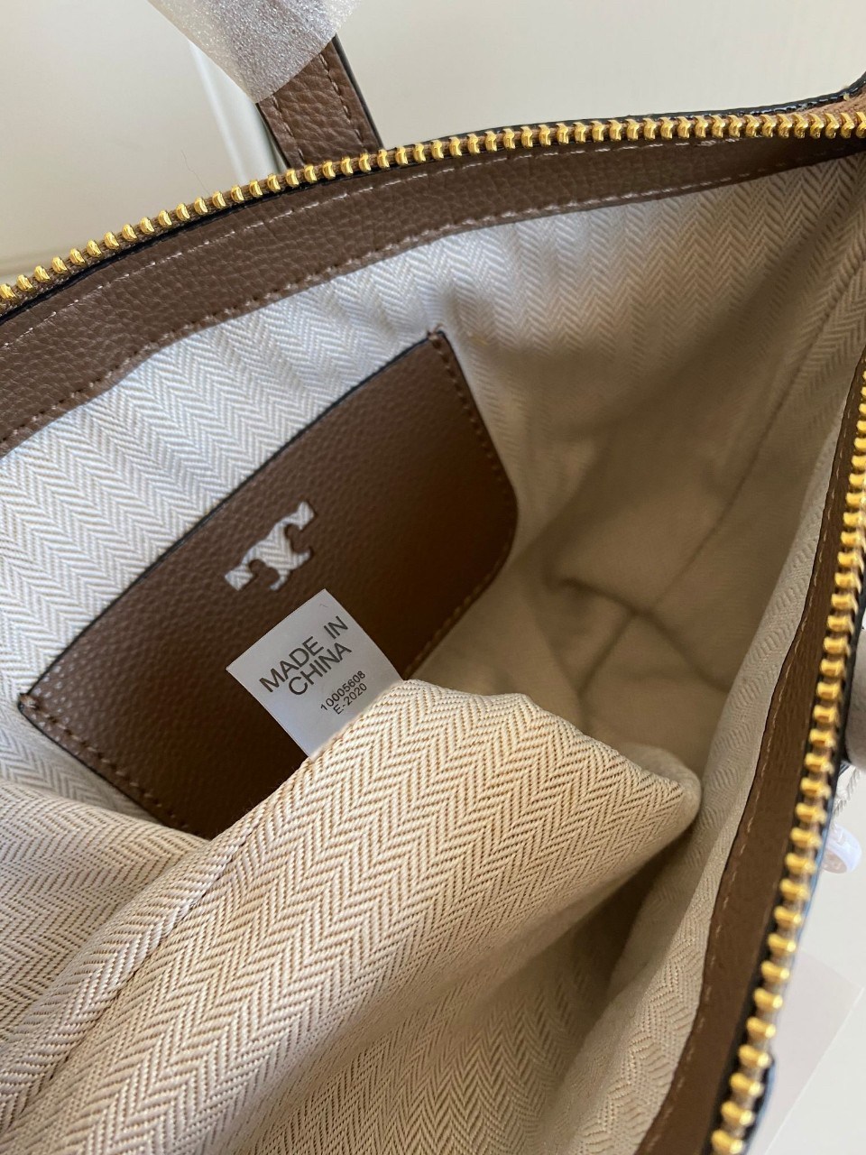 Tory Burch Mcgraw Colorblock Mini Top Zip Satchel กระเป๋าสะพายทรงสวย ใบขนาดเล็กกำลังดี *วัสดุหนังแท้ทั้งใบ หนังสวยมาก