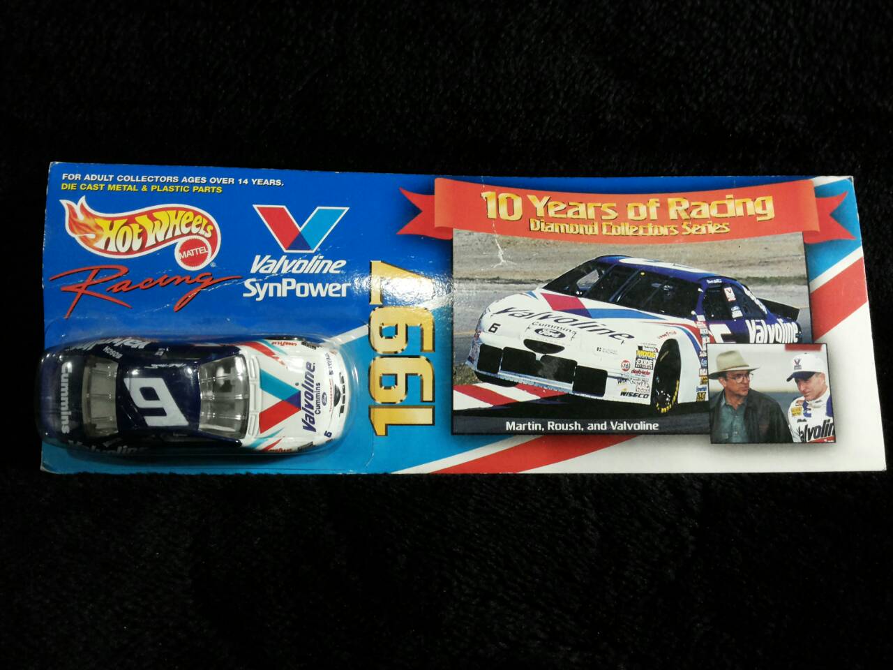 รถเหล็ก HOT WHEELS NASCAR - RACING VALVOLINE CAR #6 (10 YEARS OF RACING MARTIN) Diamond Collectors Series