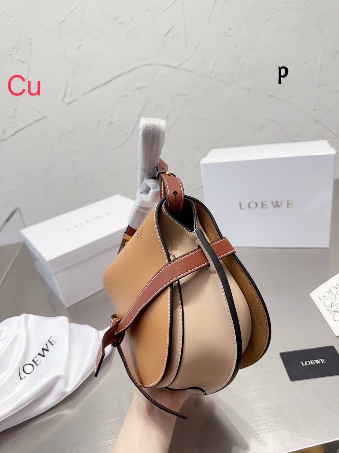 LOEWE CROSSBODY BAG / Loewe gate bag / LOEWE BAG พร้อมส่ง 4 สี กระเป๋าสะพายทรงอานม้าสวยอยู่ทรง รุ่นฮิตจากแบรนด์ดัง **รอบนี้จัดราคาพิเศษสุดคุ้ม งานสวยเกินราคาค่ะ