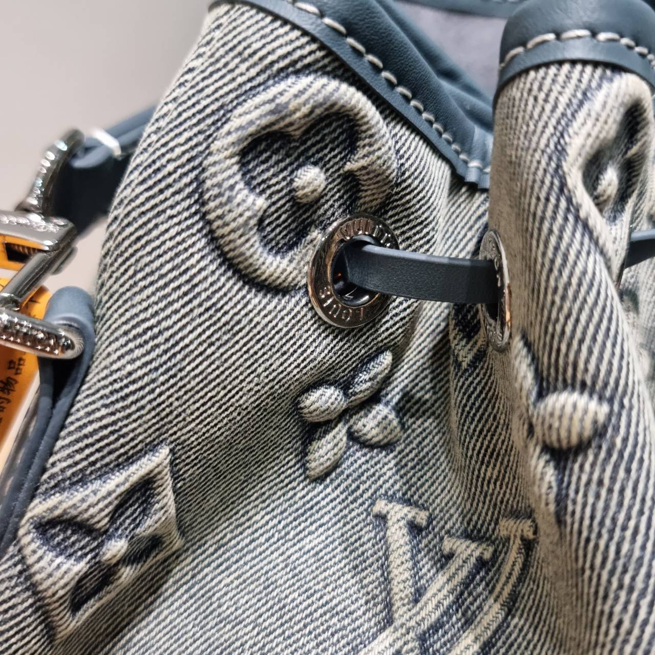 LV Neo washed denim monogram bag / LV Bucket Bag ใหม่ล่าสุด กระเป๋าทรงบัคเก็ตรุ่นฮิตที่มาในรูปแบบ washed denim สวยคลาสสิค คมชัด ดูแพง