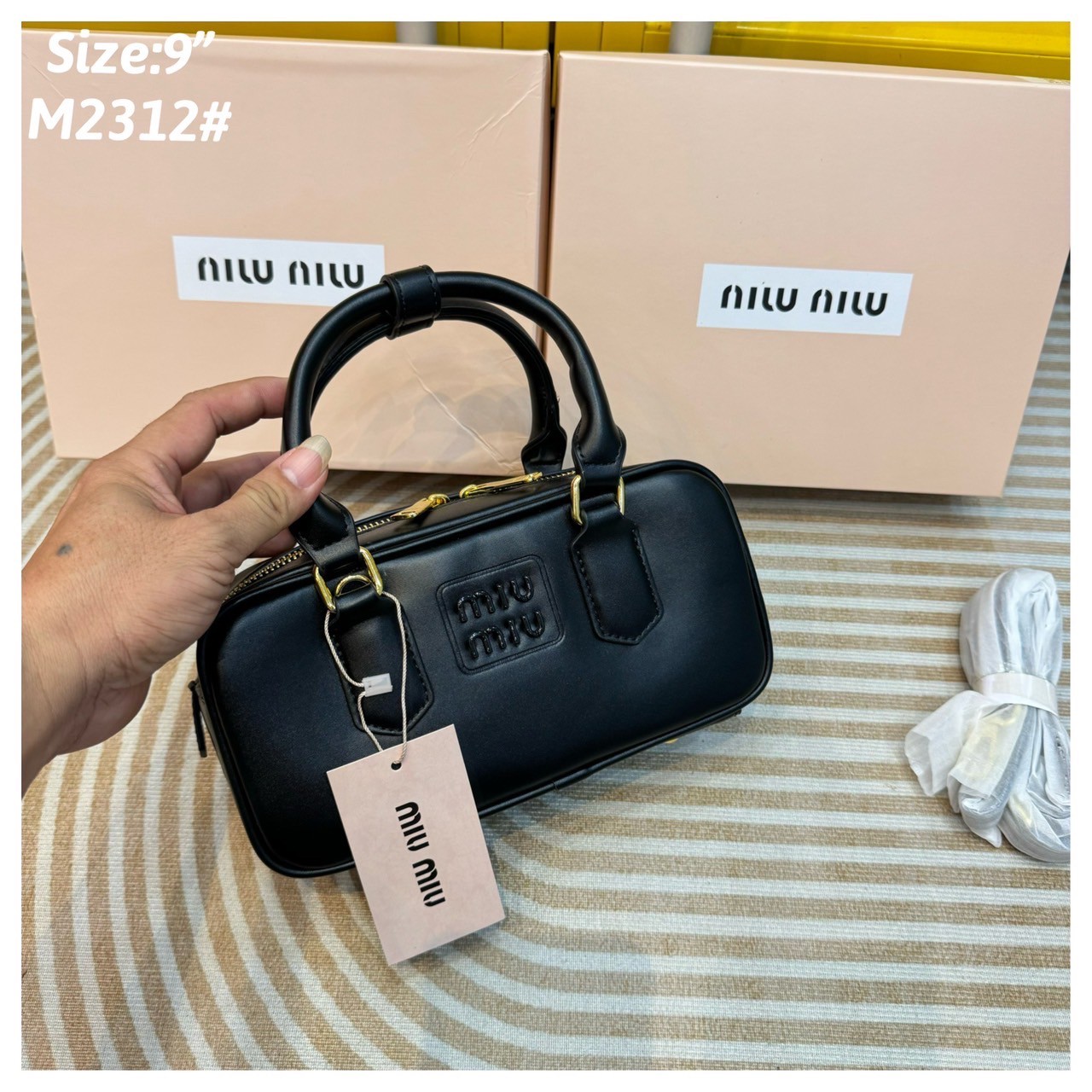 MIU MIU Arcadie leather bag S, Geniş 9" กระเป๋าถือ/สะพายสุดชิค ไซส์มินิ น่ารักๆเก๋ๆ ดีไซน์เรียบแต่มากมีอยู่จริง สวยดูแพง