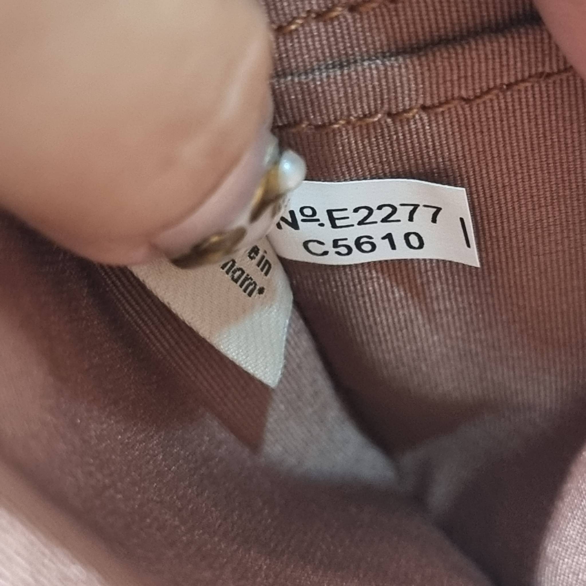 COACH DOUBLE ZIP WALLET IN SIGNATURE CANVAS / C5576 / C5610 / C7313 พร้อมส่ง 8 สี ใหม่ล่าสุด คอล 2023 กระเป๋าคล้องมือใบใหญ่ ดีไซน์ใหม่เล่นระดับ เพิ่มลูกเล่นและดีเทลให้ดูน่าใช้ยิ่งขึ้น