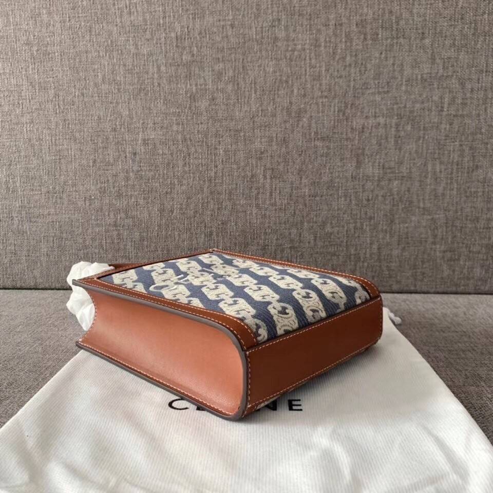 พรีเมี่ยมกิ๊ฟแท้ 100% 】พร้อมส่งที่ไทย!! ที่นี่ที่เดียว CELINE MINI VERTICAL CABAS IN MALLON TRIOMPHE JACQUARD AND CALFSKIN TOTE BAG งานหนังแท้
