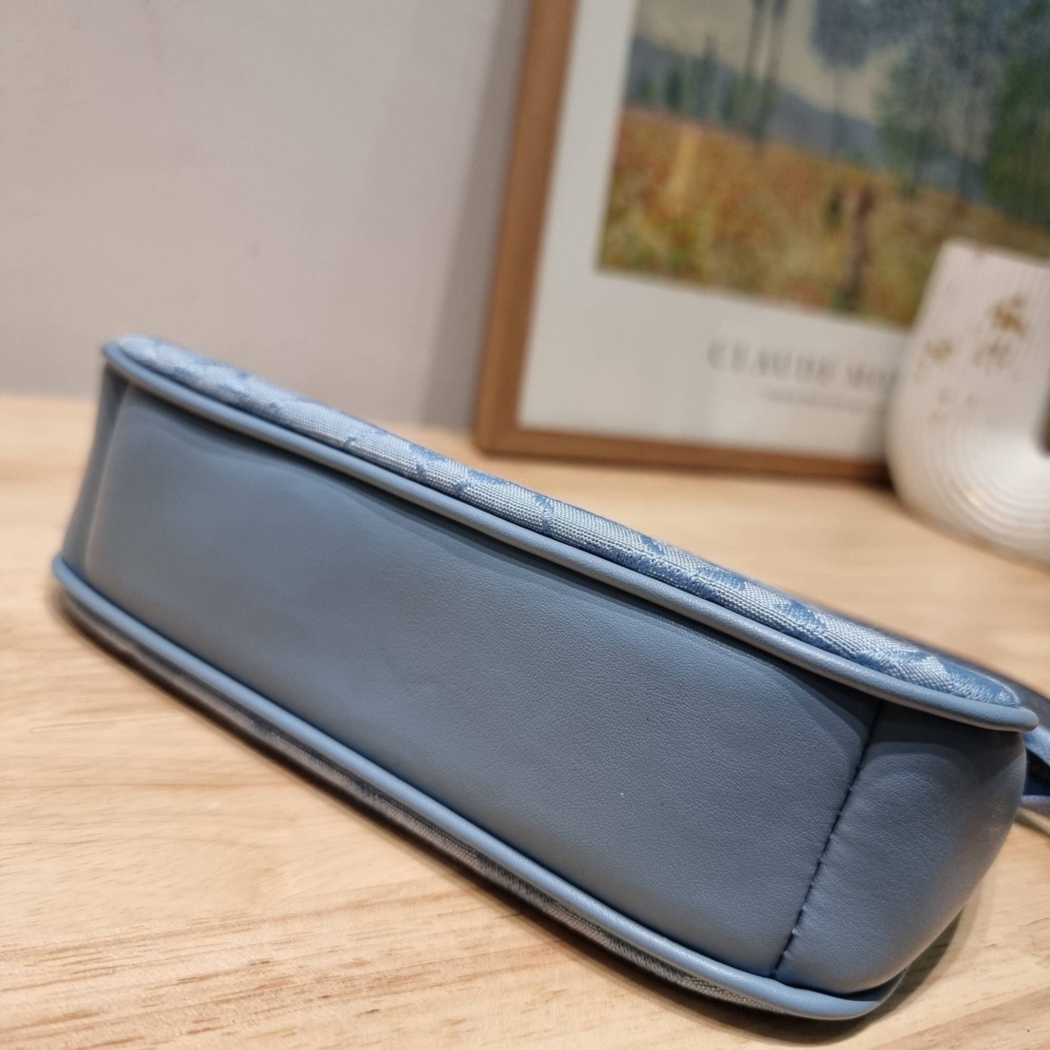 COACH Nolita 15 In Signature Chambray CI027 พร้อมส่ง คอลเลคชั่นใหม่ น่ารักน่าใช้ ในสไตล์คลาสสิค กระเป๋าทรงพอชขนาดมินิ สาวๆเห็นใบจริง ยังไงก็ต้องหลงรักไอเท็มนี้แน่นอนจ้า