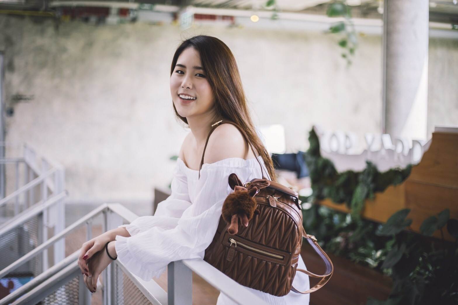 KEEP ' Paris ' backpack 🎒👟 เป้ หนังแกะแท้ ระดับตำนาน ที่ครองใจสาวๆ เป็นอันดับหนึ่ง งานดี งานคุ้ม ต้องใบนี้เลย =>> กระเป๋า หนังแกะแท้เนื้อดี งาน handmade เย็บแบบฝีมือต่อฝีมือ เพิ่อให้ได้ใบนี้ =>> ตัวกระเป๋าน้ำหนักเบา ด