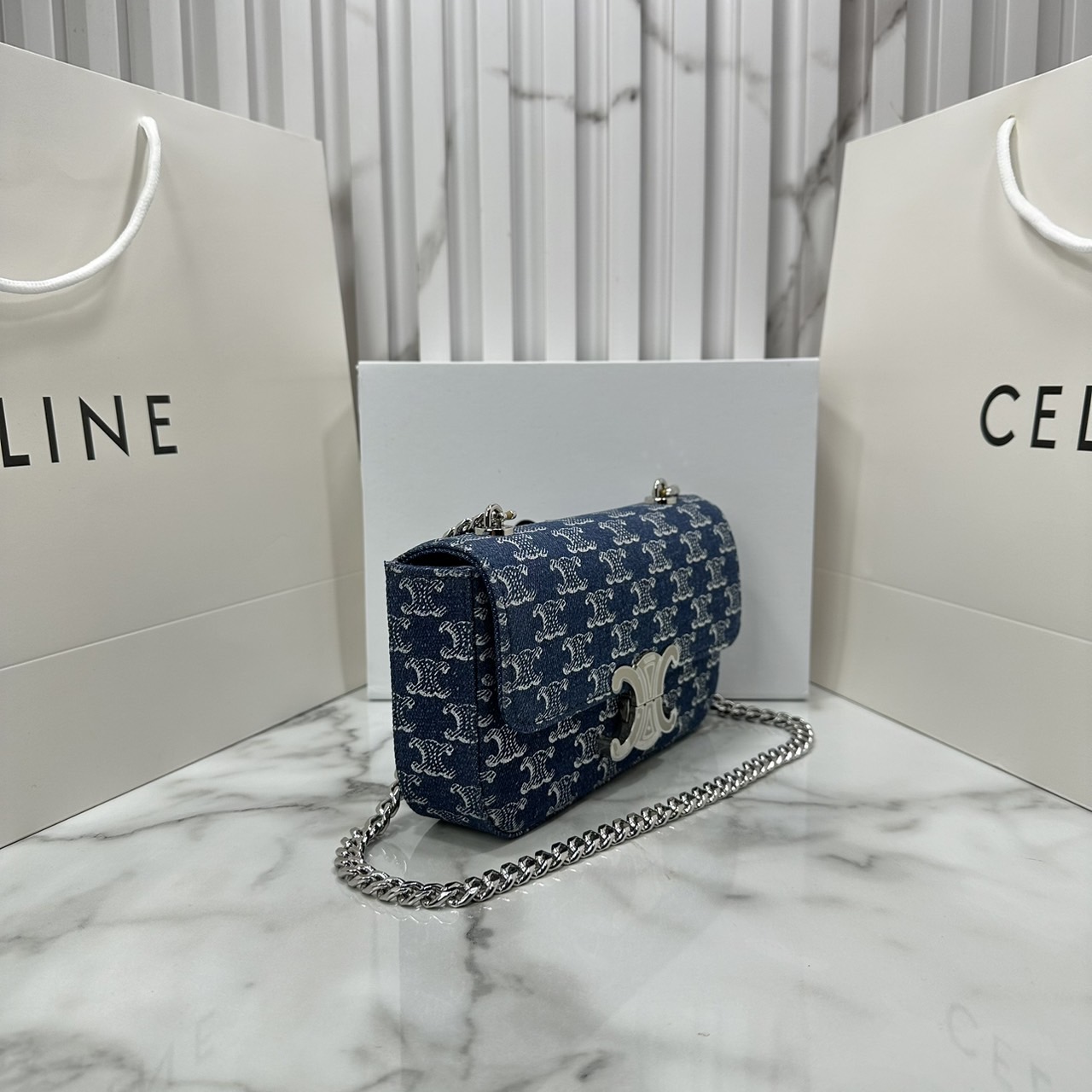 CELINE CHAIN SHOULDER BAG CLAUDE in DENIM WITH TRIOMPHE ALL-OVER กระเป๋าสะพายสายโซ่อะไหล่เงินงานเดนิม เกรดออริ 1:1 ใช้งานต่างประเทศได้