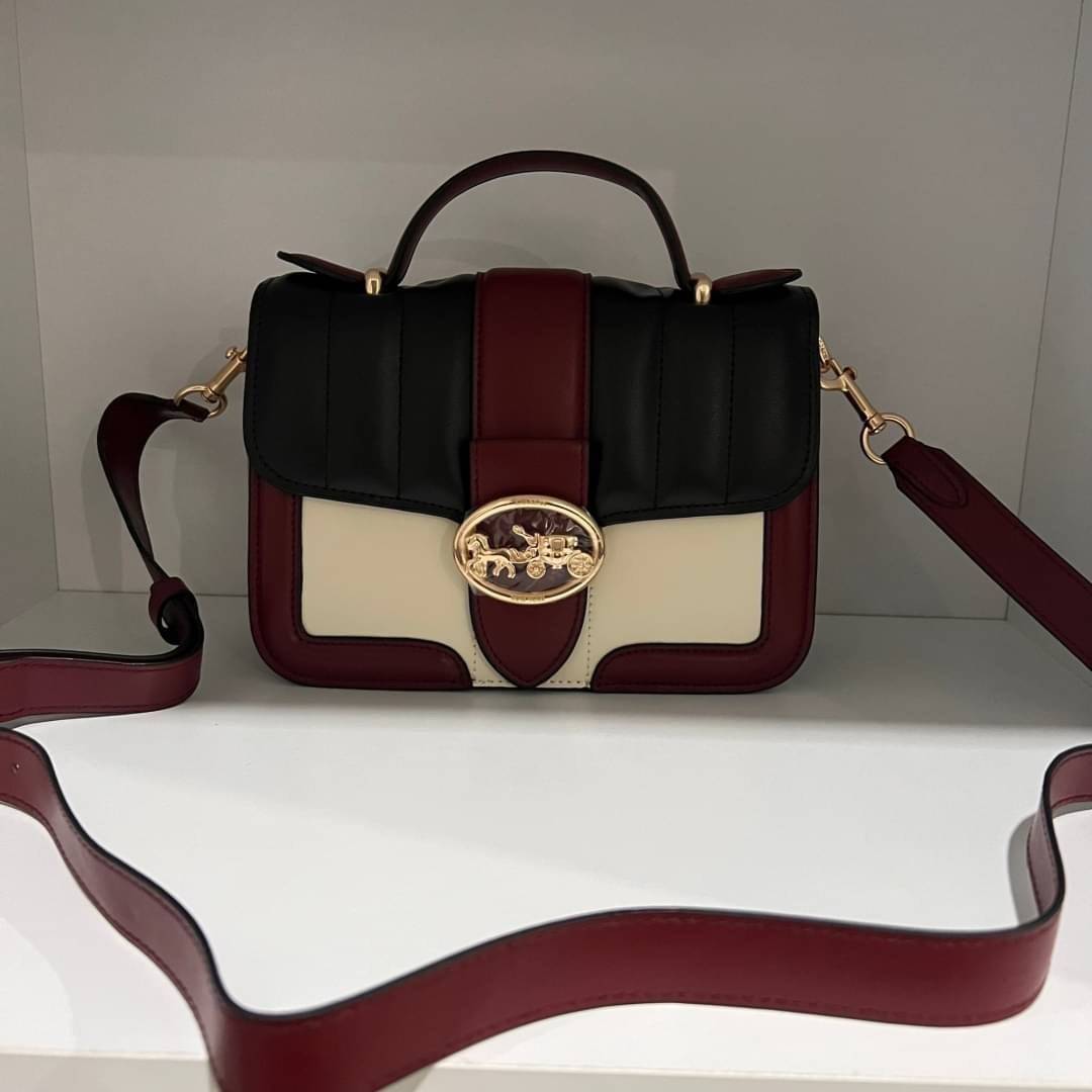 COACH SMALL GEORGIE TOP HANDLE IN BLOCKED SIGNATURE CANVAS ((6504//0468//6192//6015)) compact body portable shoulder bag 🌈ห้ามพลาด รุ่นแนะนำค่าา! พร้อมส่งทันที! กระเป๋าหิ้ว//สะพายข้างได้ วัสดุหนังแท้ 🔺หนึ่งใบทำลายหนังผสมกัน3แบบได้ลงตัวสวยง