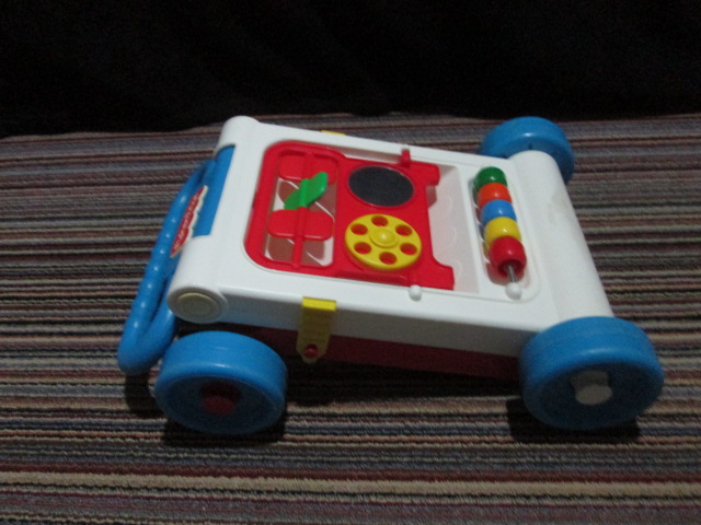 Fisher Price Hold On Walker ของเล่นเสริมพัฒนาการสำหรับเด็กมือสอง