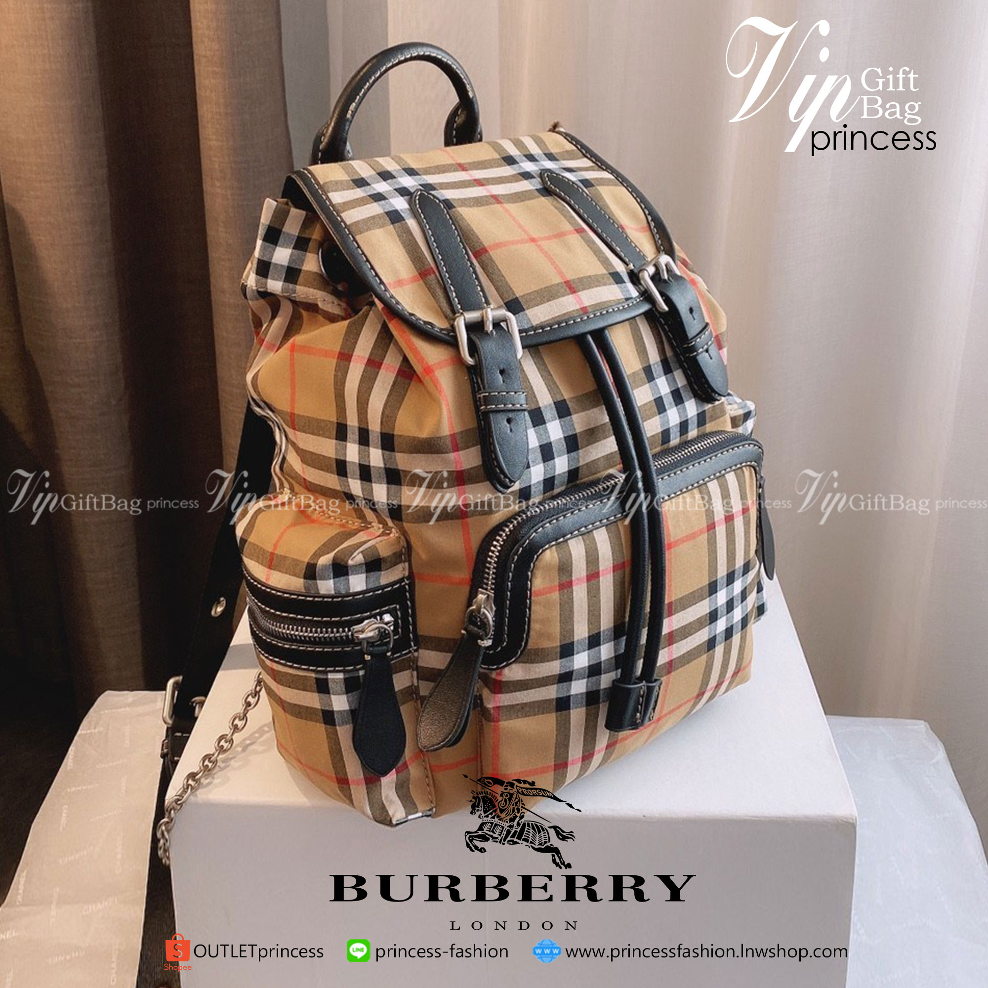 BURBERRY BAGPACK VIP GIFT WITH PURCHASE (GWP) พรีเมี่ยมกิ๊ฟ Limited Edition จาก BURBERRY วัสดุผ้าCanvasสลับหนัง เป้ทรงสวย