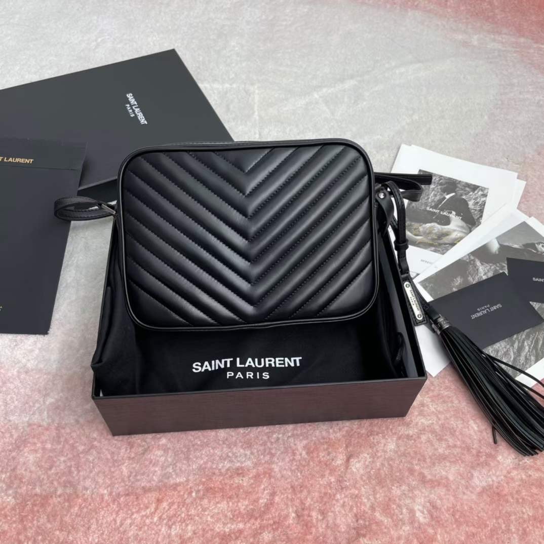 YSL LOU CAMERA BAG IN QUILTED LEATHER 23 cm กระเป๋าสะพาย เกรดหนังสวยเต็มใบ เกรดออริ 1:1 ใช้งานต่างประเทศได้