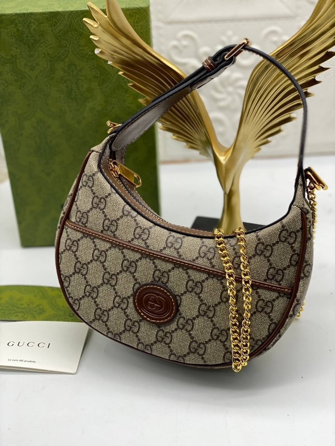 GUCCI GG half-moon-shaped mini bag เกรดออริจินอล ภาพสินค้าถ่ายจากงานขายจริง ใช้งานต่างประเทศได้ รูปทรงพระจันทร์เสี้ยวบนผ้าแคนวาส GG Supreme